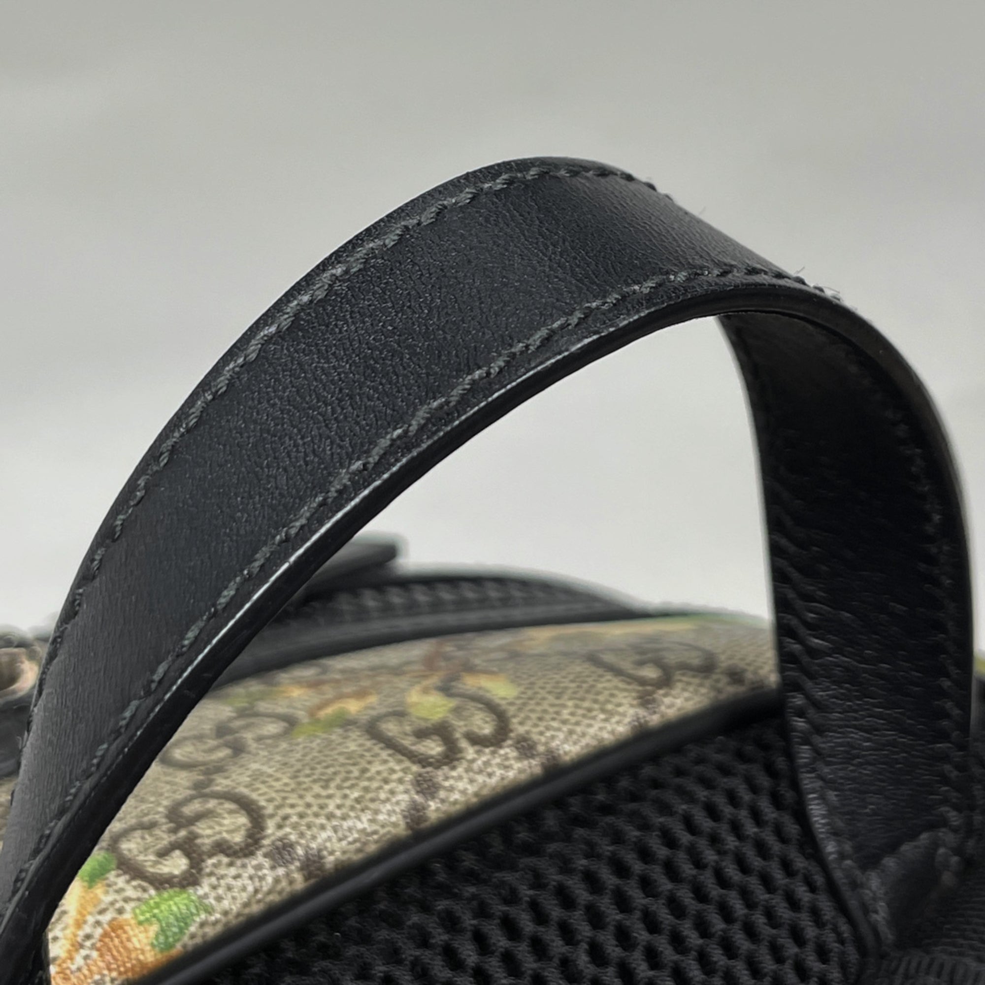 Gucci Beige Black Gg Supreme Leather Backpack (Pre-Owned)