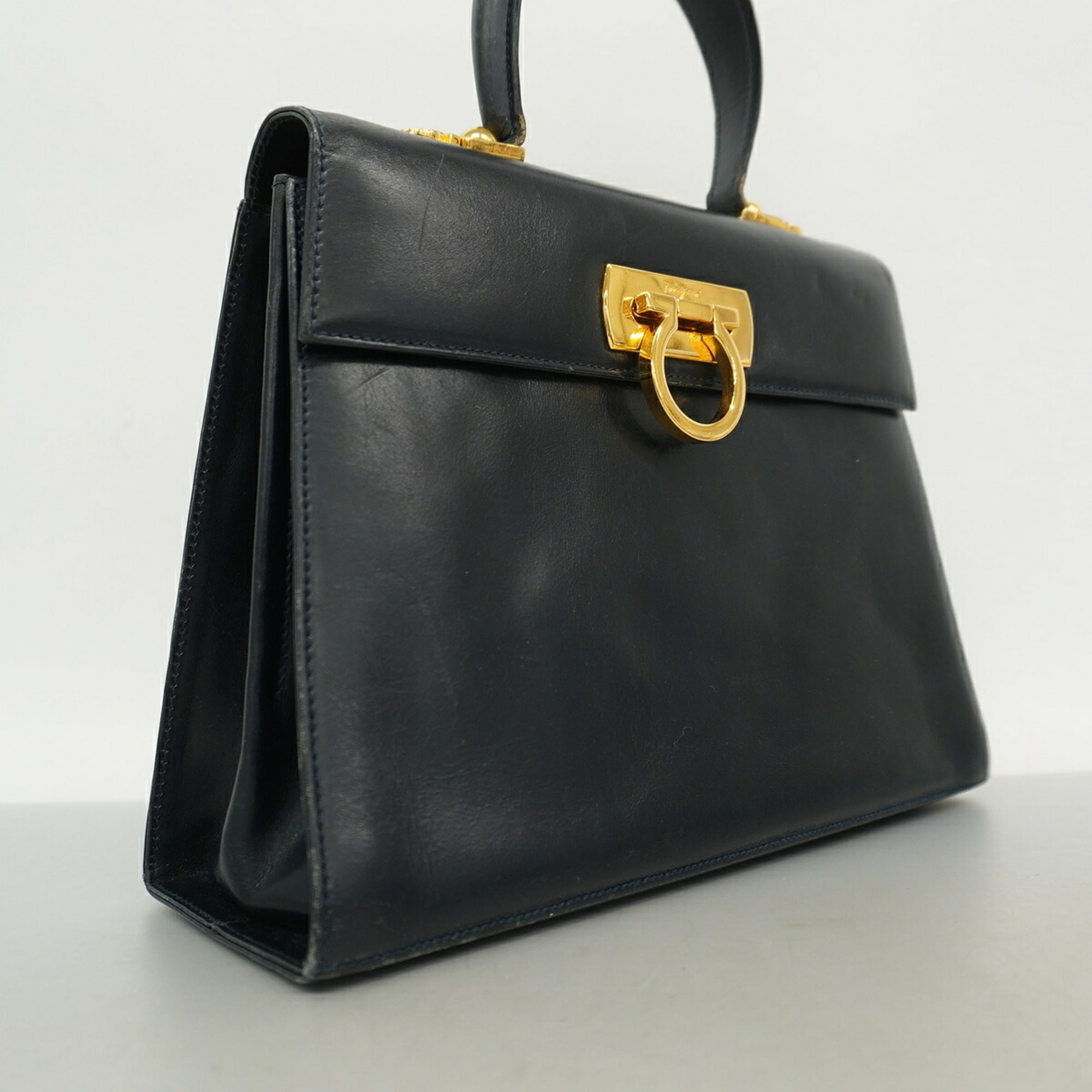 Salvatore Ferragamo Black Leather Handbag (Pre-Owned)