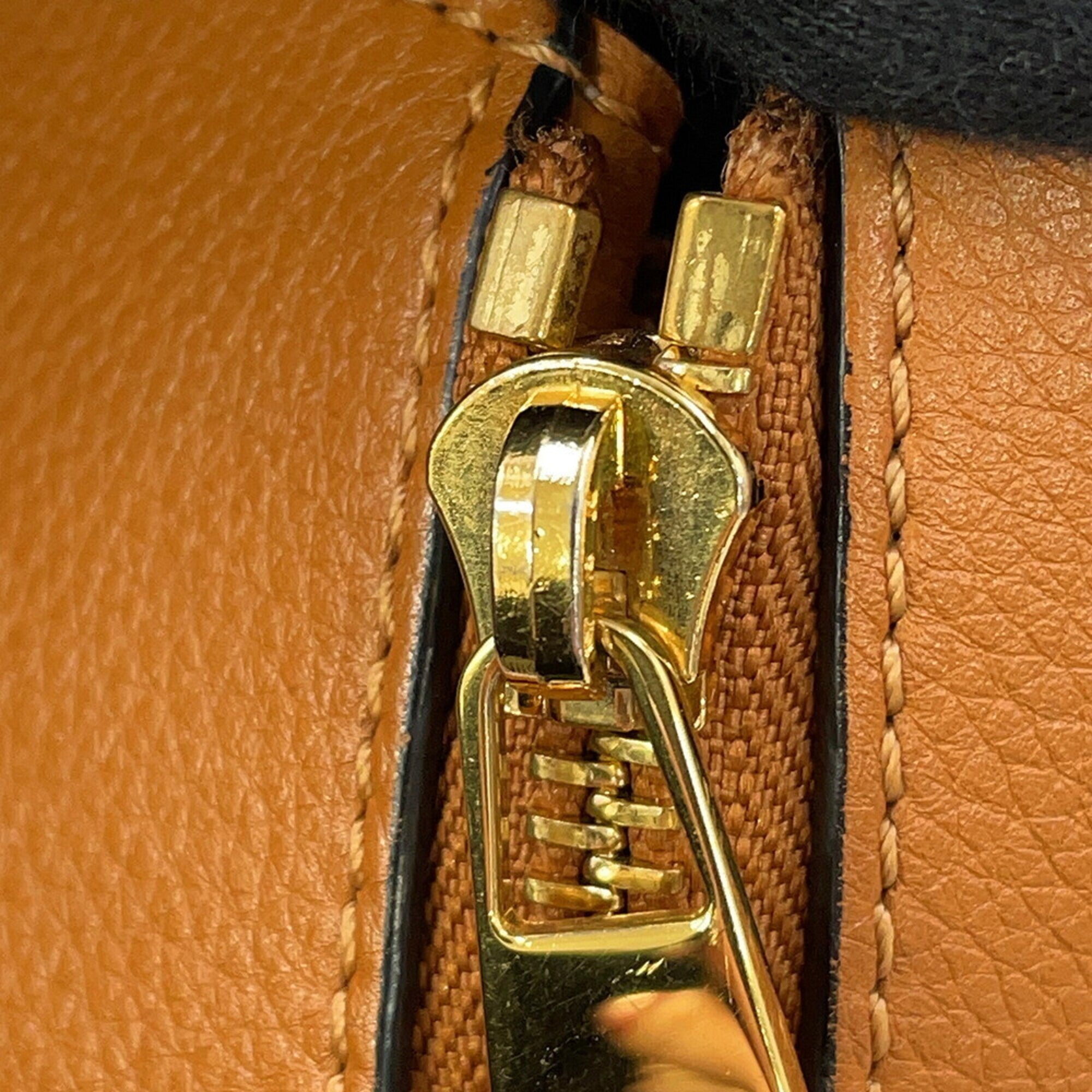 Loewe Brown Light Camel Leather Handbag (Pre-Owned)