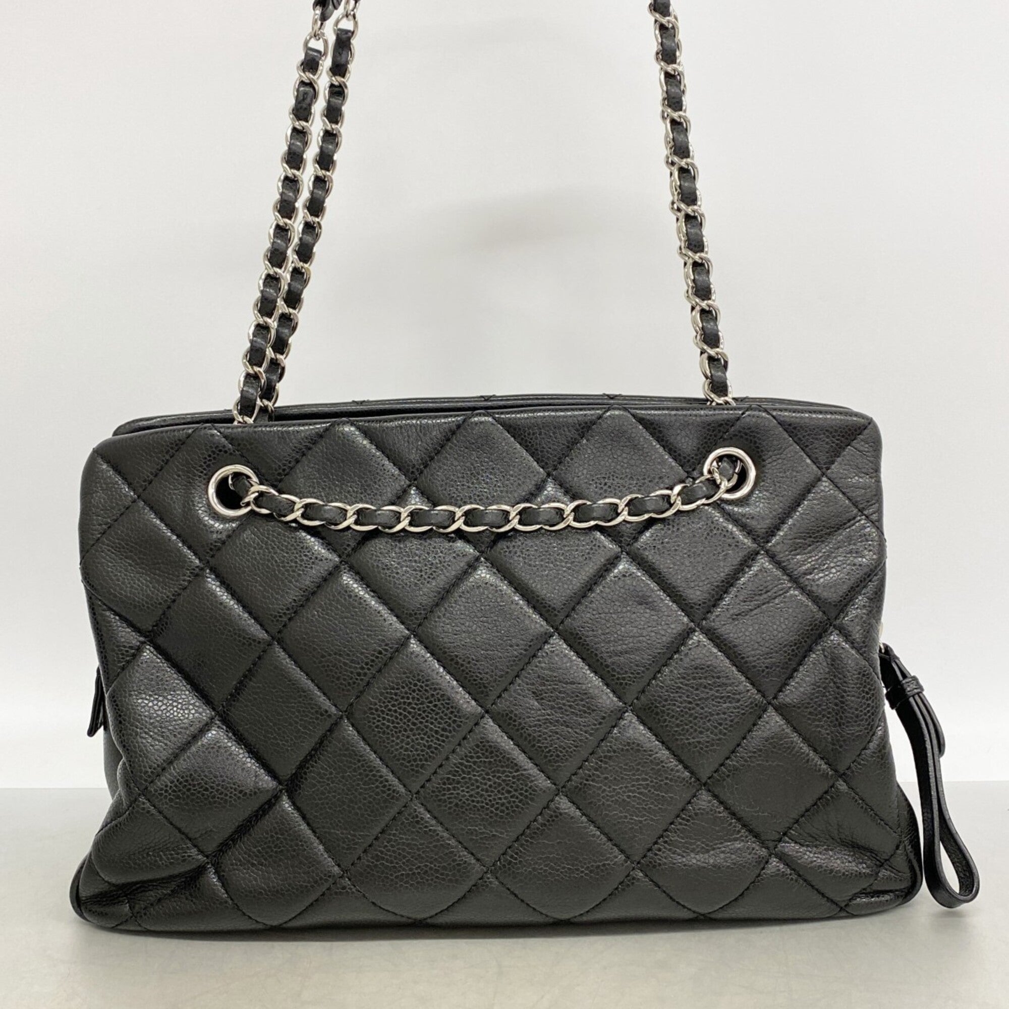 Chanel Black Grained Calfskin Shoulder Bag (Pre-Owned)