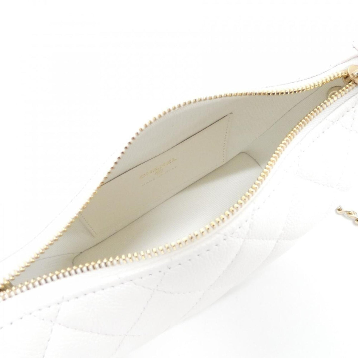Chanel White Grained Calfskin Handbag (Pre-Owned)