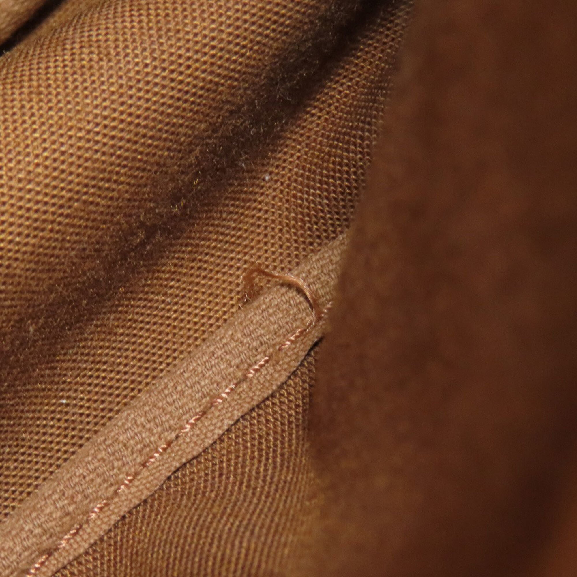 Louis Vuitton Monogram Monogram Canvas Shoulder Bag (Pre-Owned)