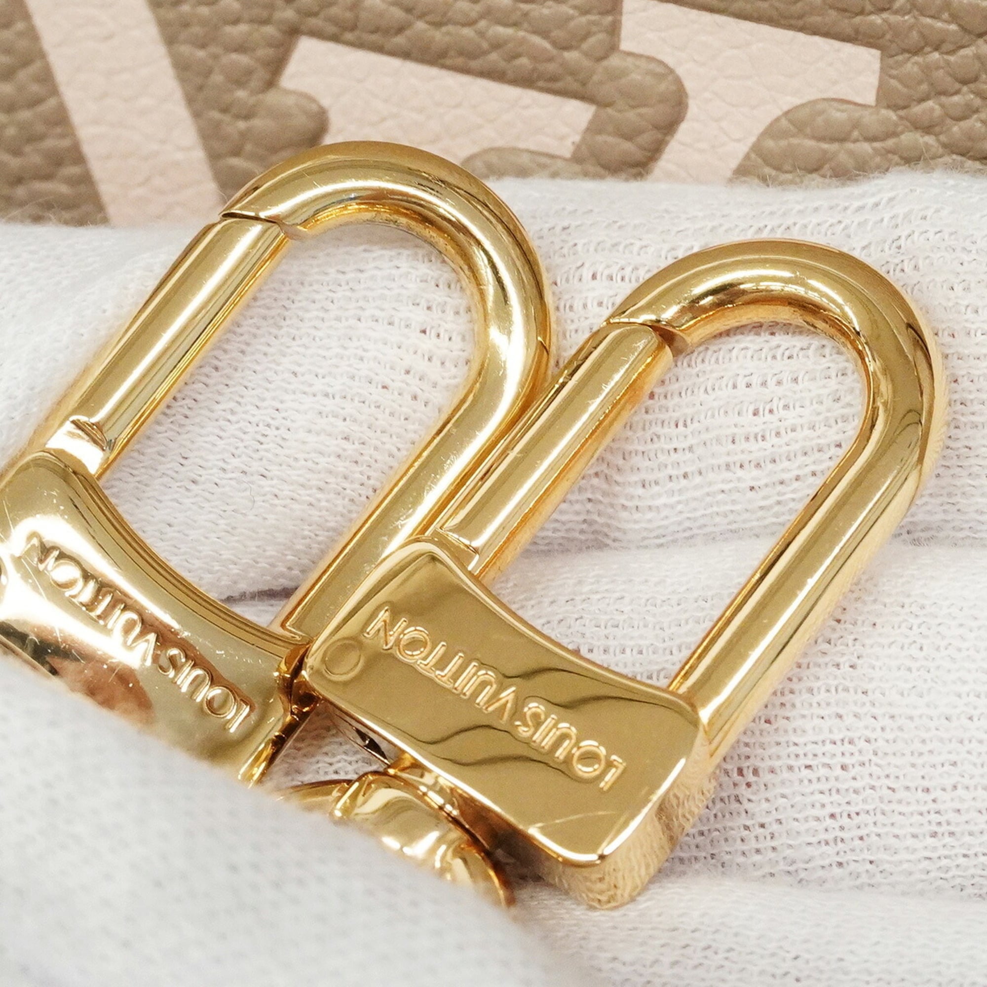 Louis Vuitton Cream Tourterelle Handbag (Pre-Owned)