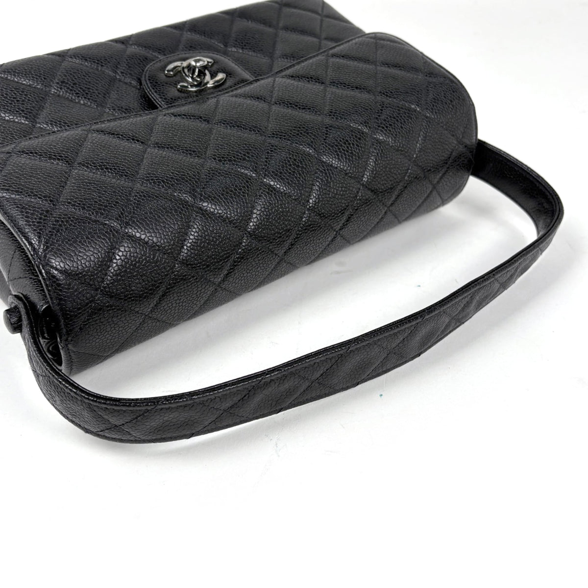 Chanel Matelasse Black Grained Calfskin Handbag (Pre-Owned)