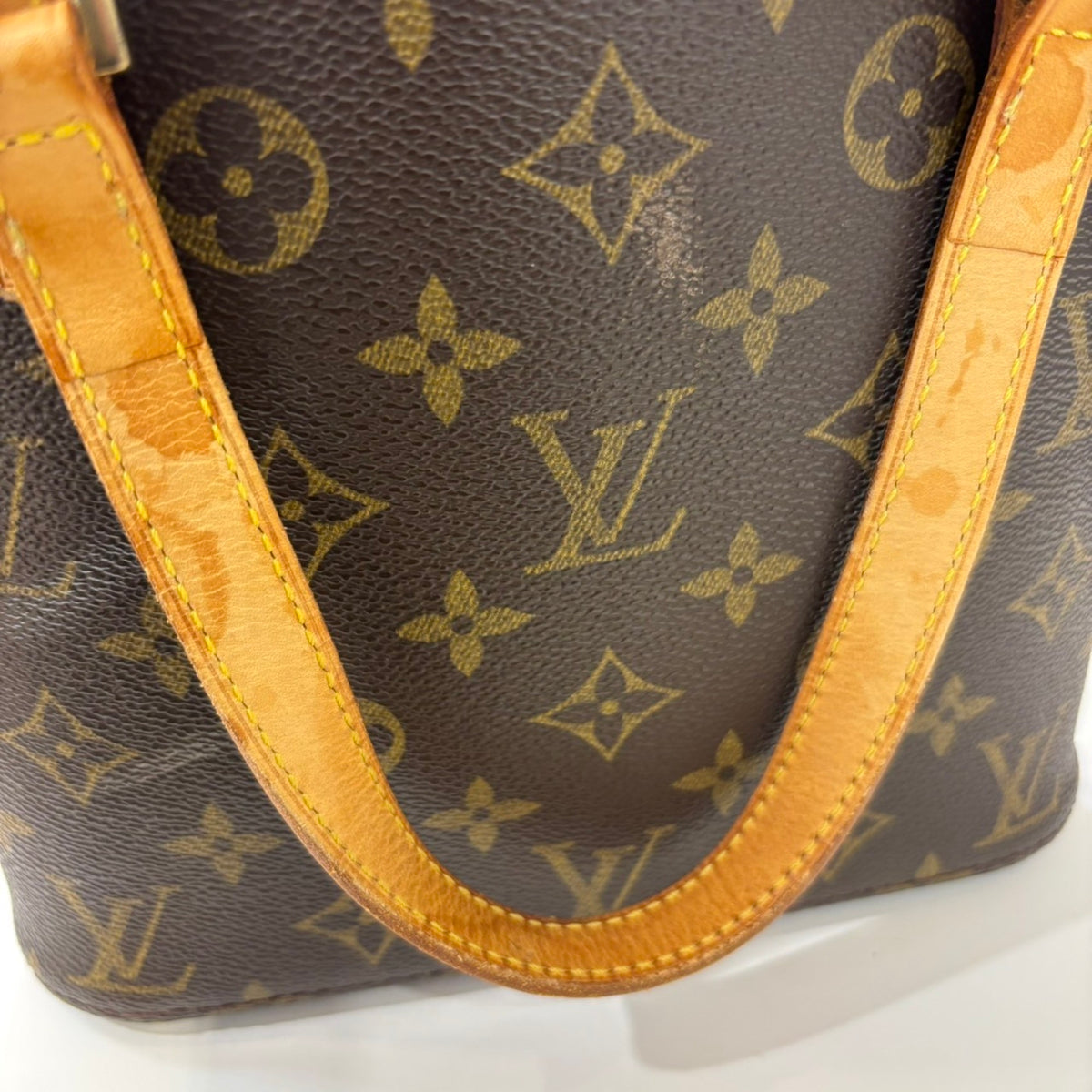 Louis Vuitton Brown Monogram Leather Handbag (Pre-Owned)