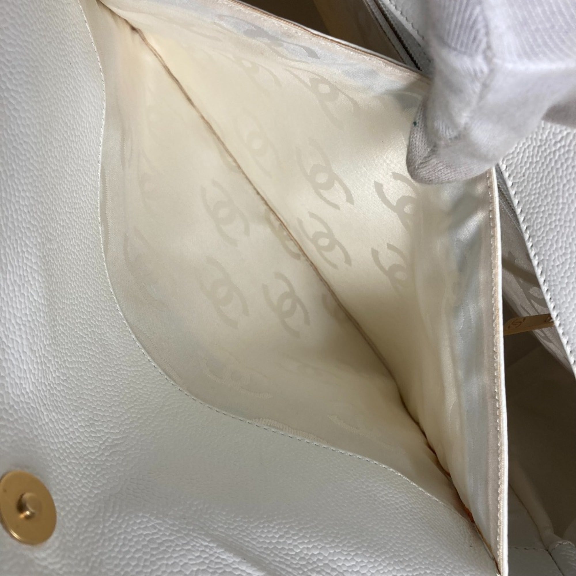 Chanel White Caviar Leather Shoulder Bag Tote Bag (Pre-Owned)