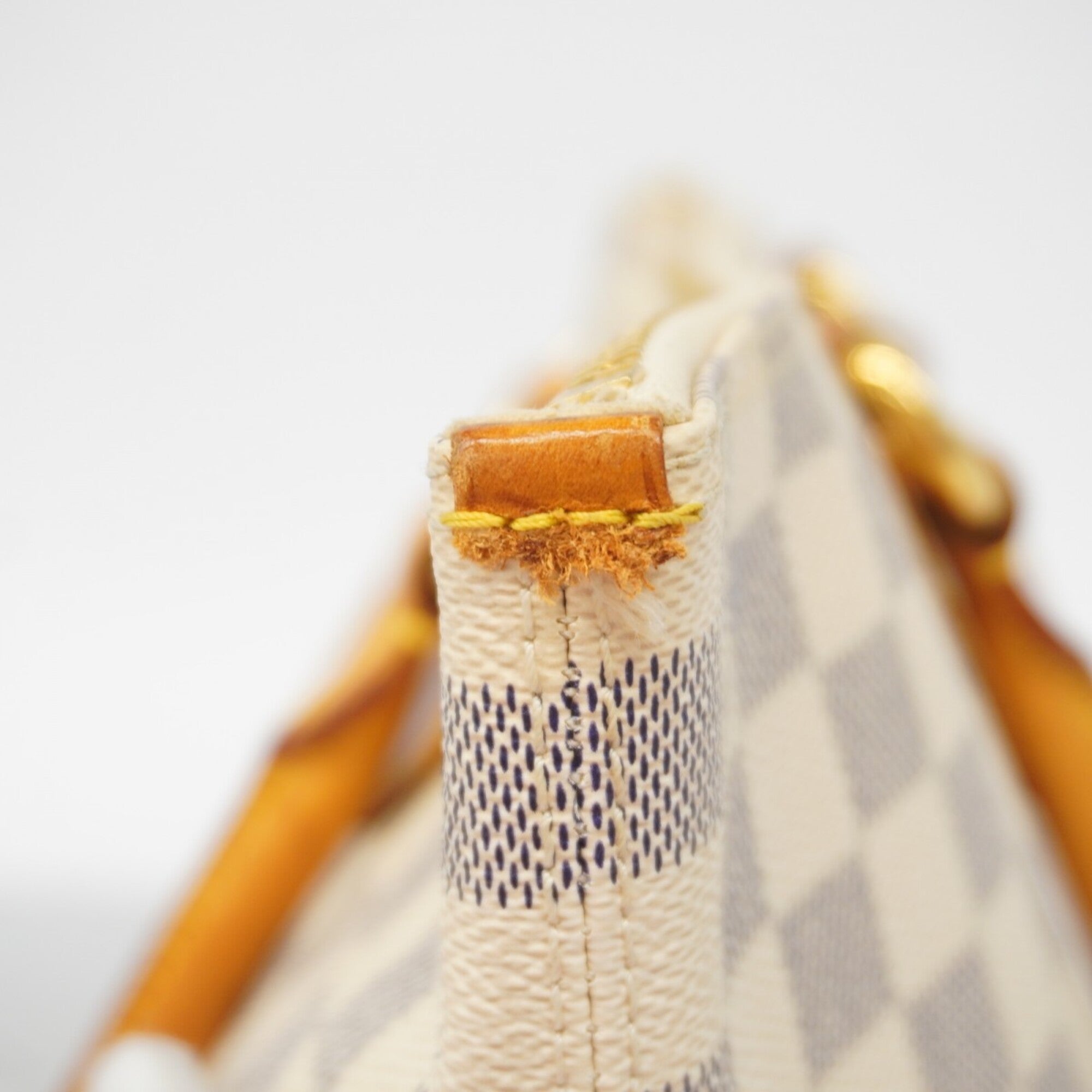 Louis Vuitton White Tote Bag (Pre-Owned)