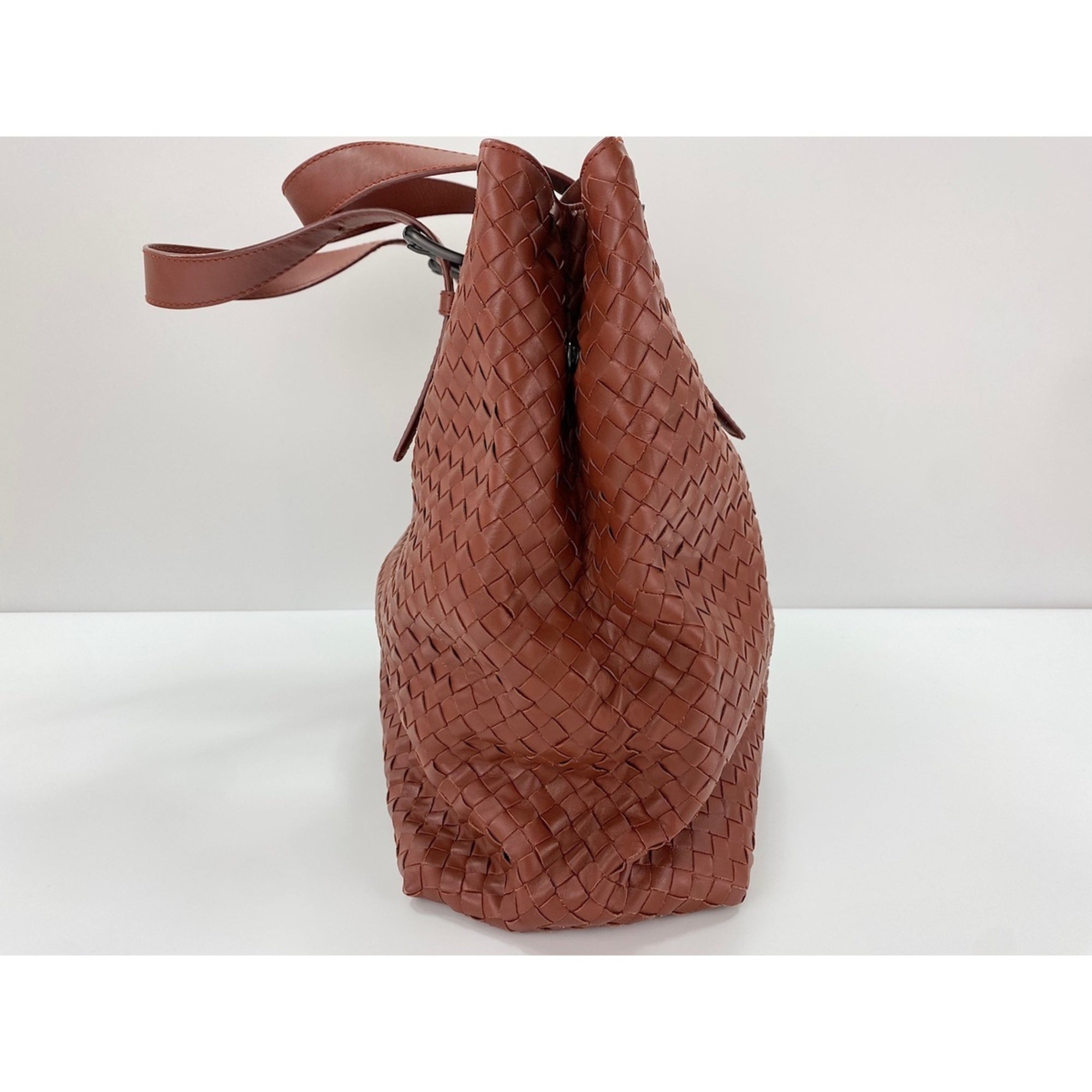 Bottega Veneta Red Color Tote Bag (Pre-Owned)