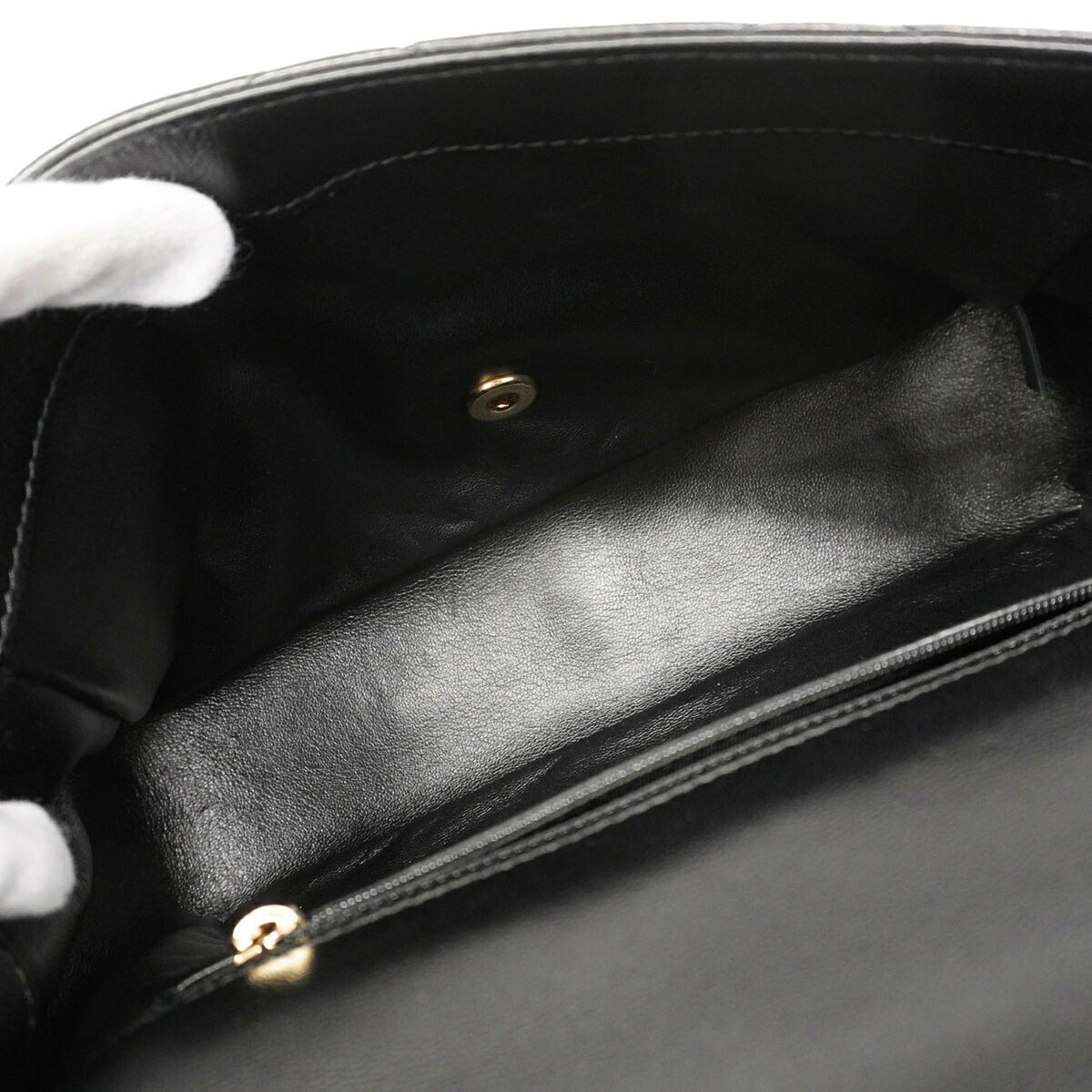 Chanel Black Leather Handbag (Pre-Owned)