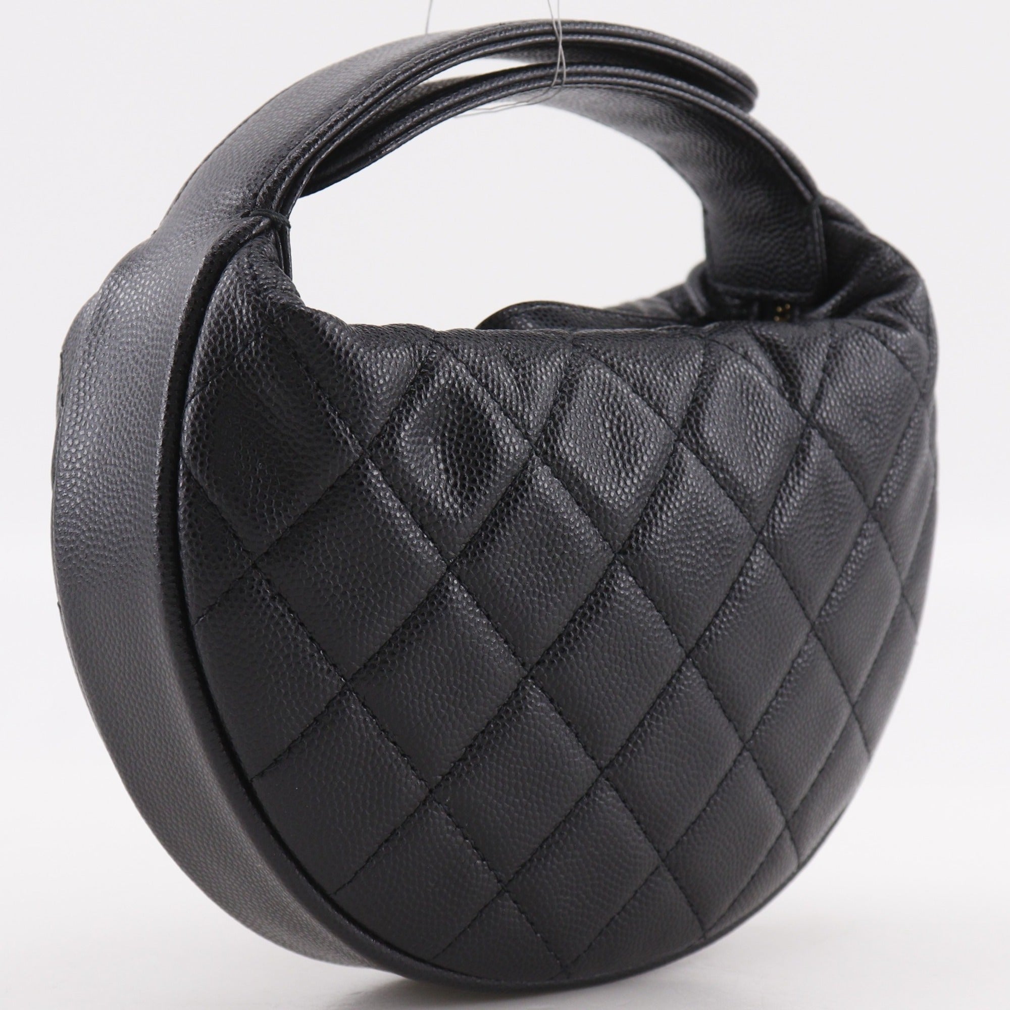 Chanel Matelasse Black Grained Calfskin Handbag (Pre-Owned)