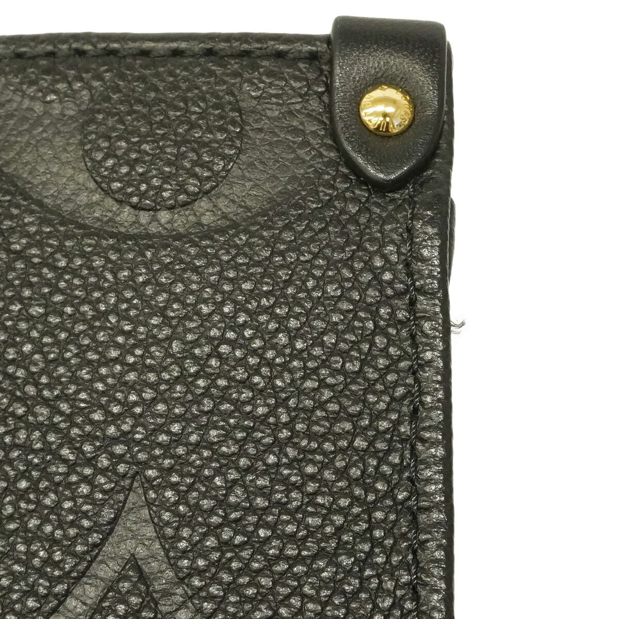 Louis Vuitton Noir Handbag (Pre-Owned)
