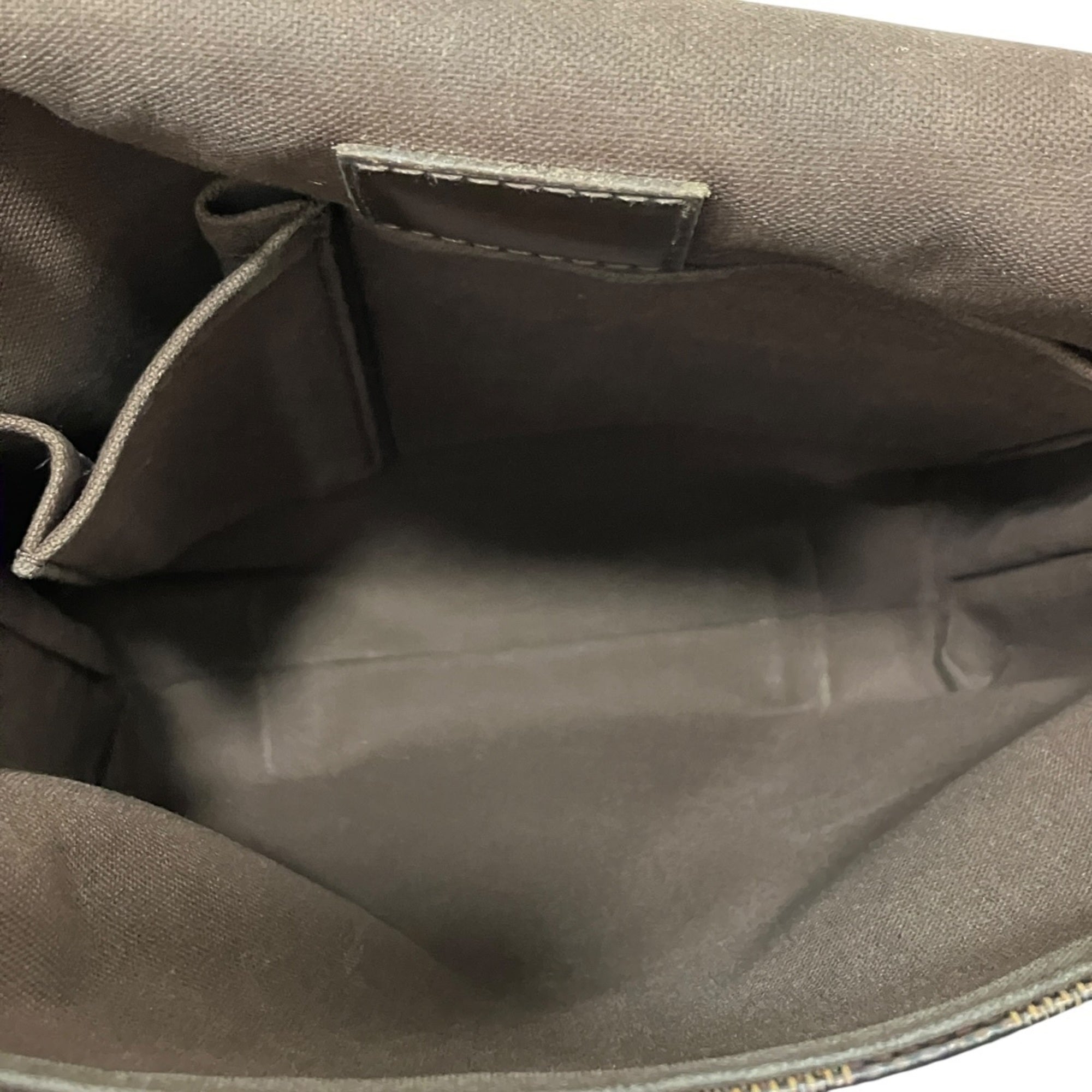 Louis Vuitton Brown Shoulder Bag (Pre-Owned)
