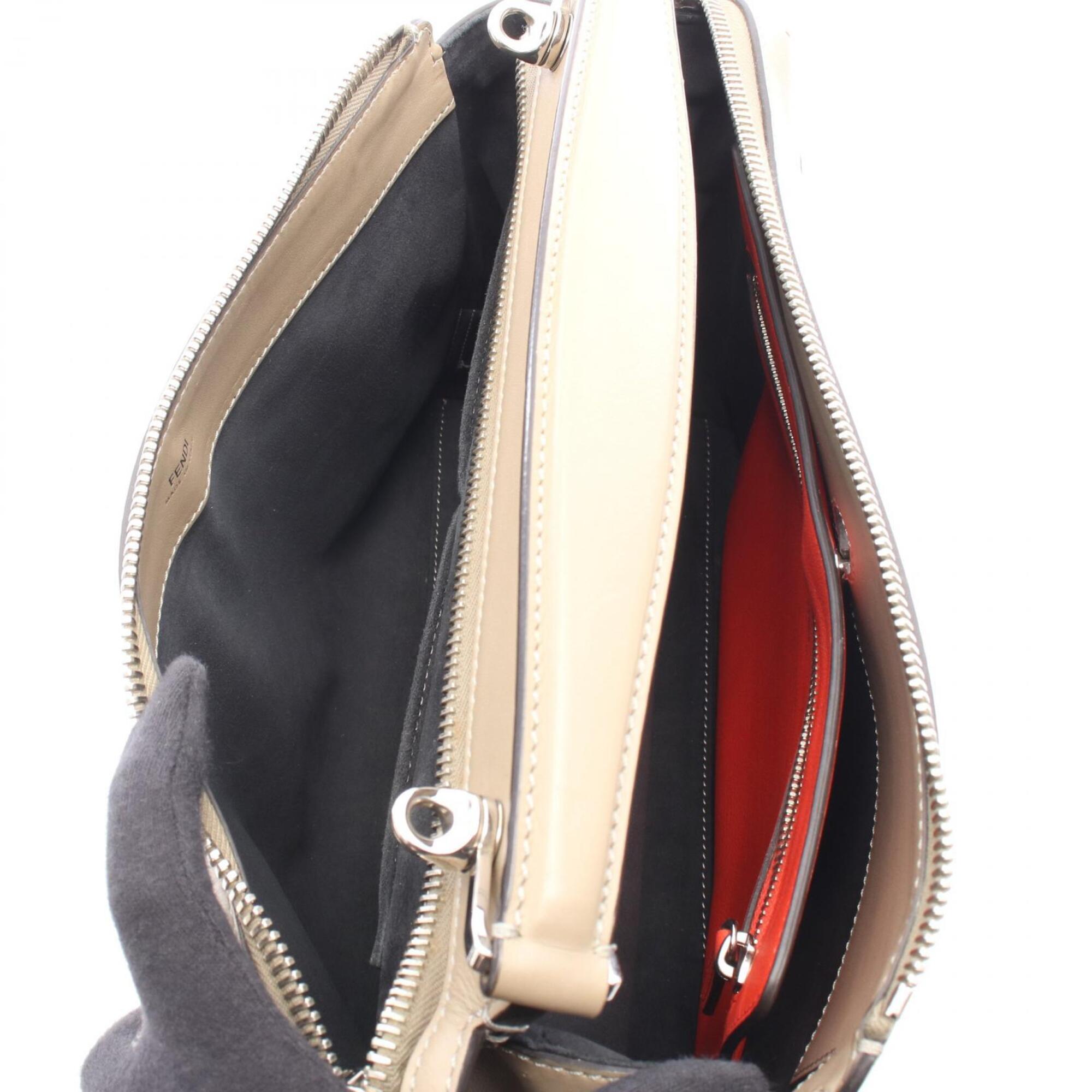 Fendi Beige Leather Handbag (Pre-Owned)