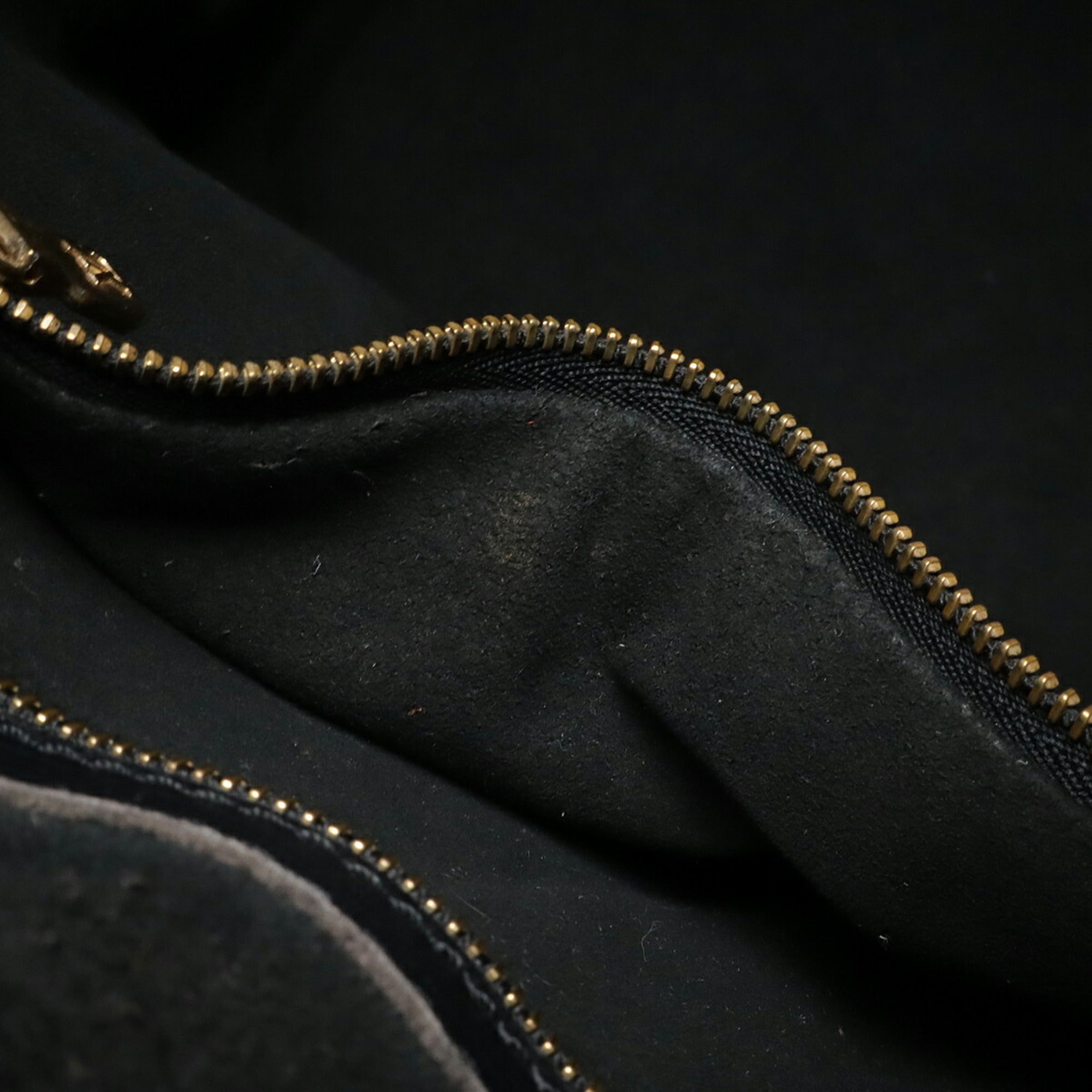 Louis Vuitton Noir Epi Leather Shoulder Bag (Pre-Owned)