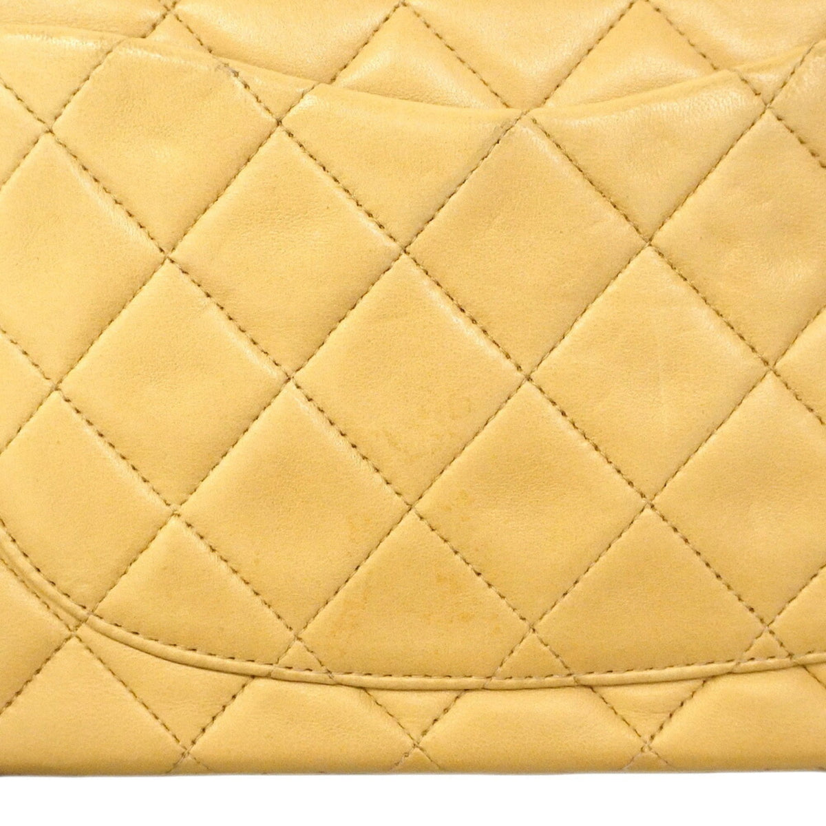 Chanel Beige Leather Shoulder Bag (Pre-Owned)