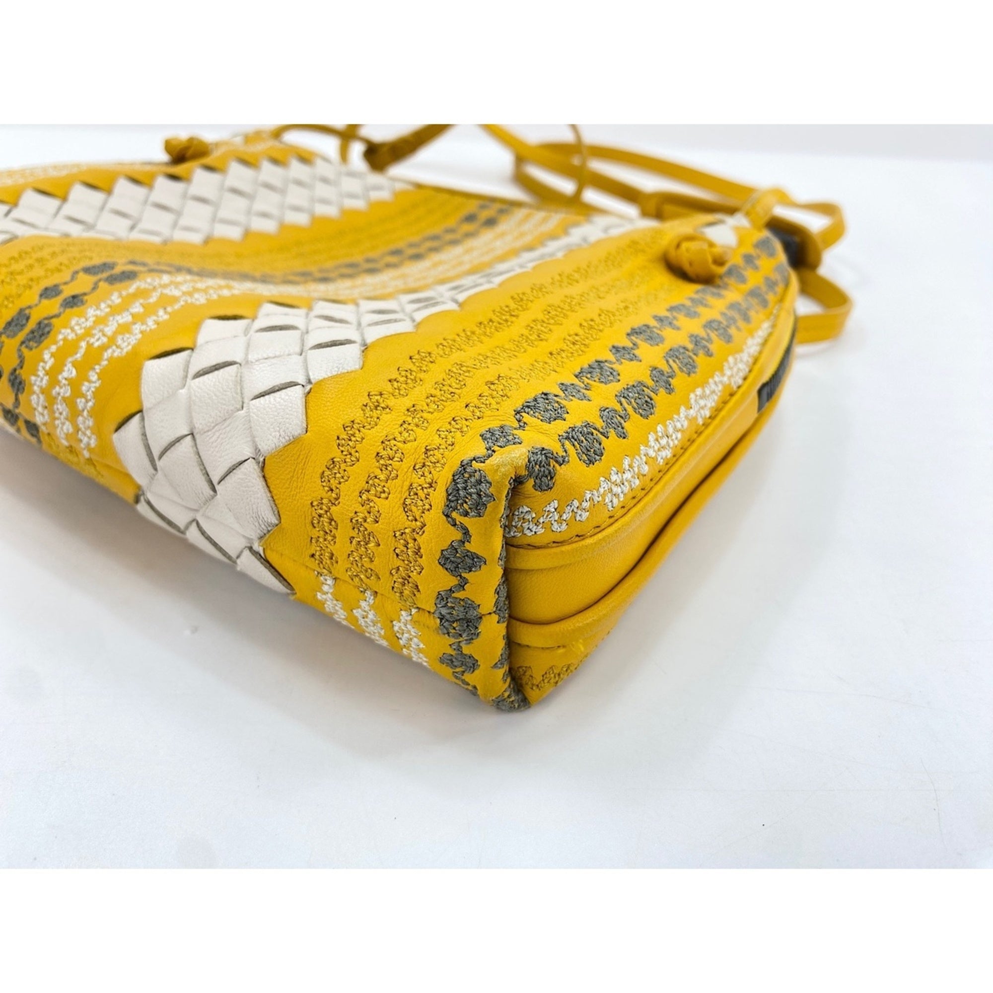 Bottega Veneta Yellow Shoulder Bag (Pre-Owned)