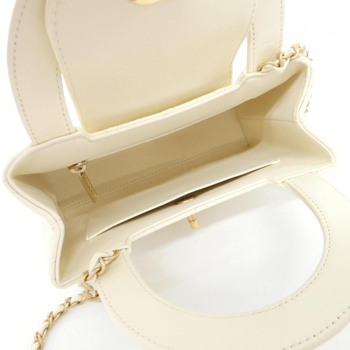Chanel Ivory Leather Handbag (Pre-Owned)