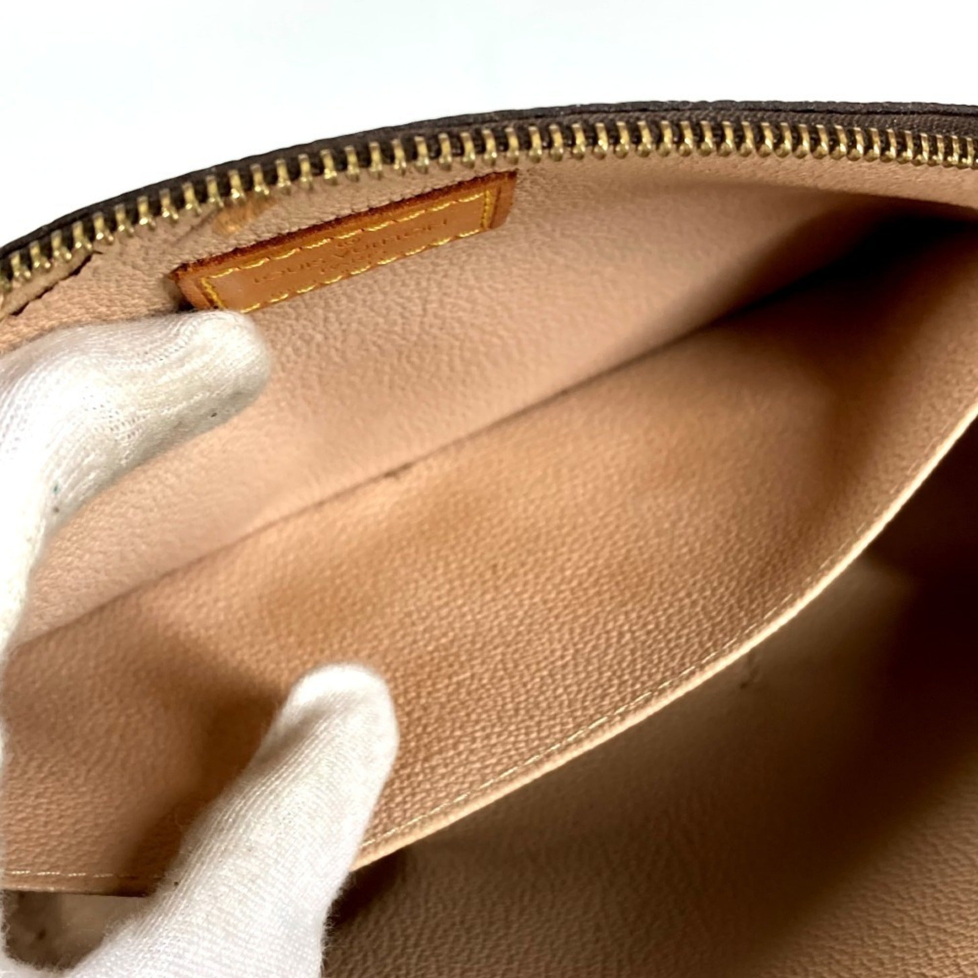Louis Vuitton Brown Monogram Canvas Pouch Wash Bag (Pre-Owned)