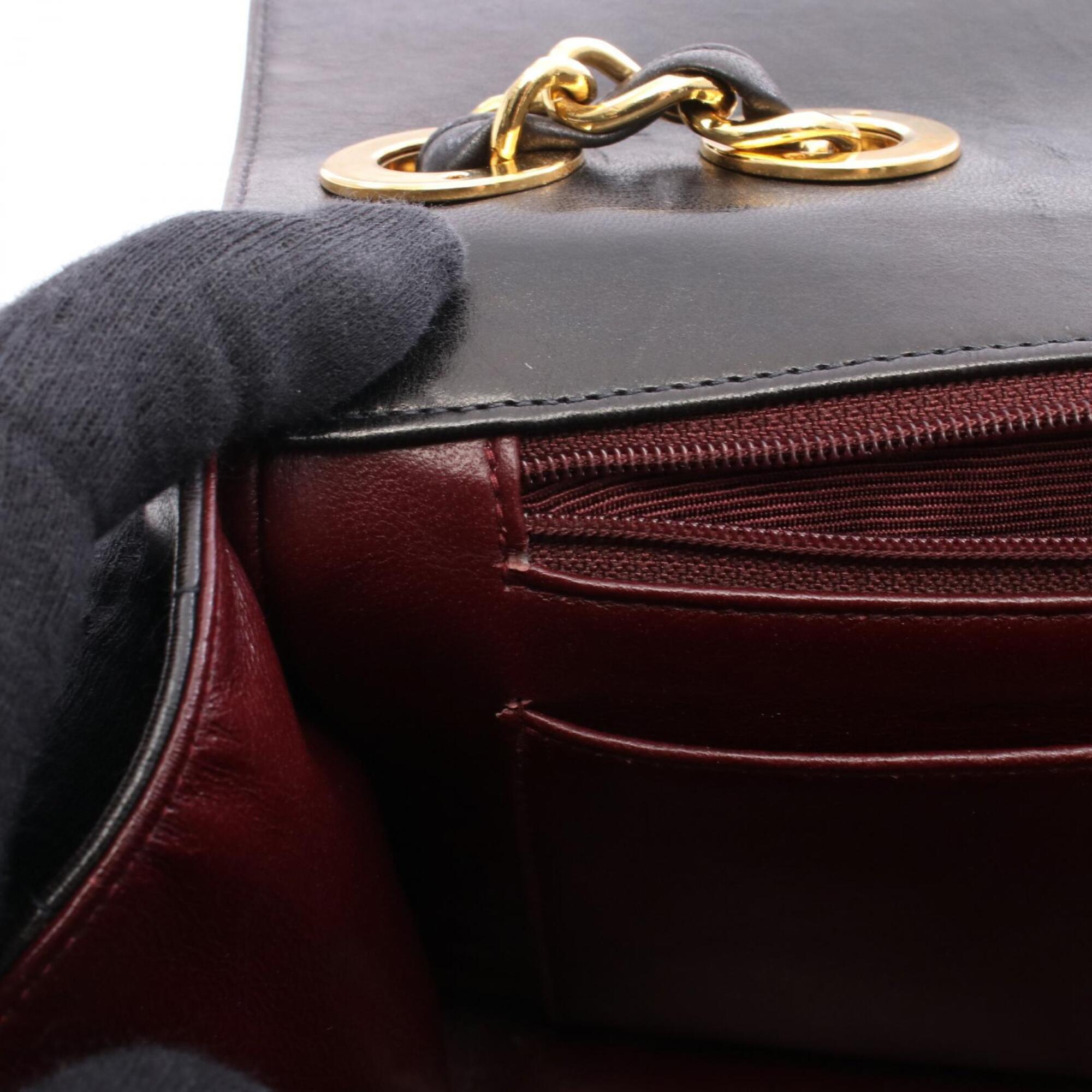 Chanel Black Leather Handbag Shoulder Bag (Pre-Owned)
