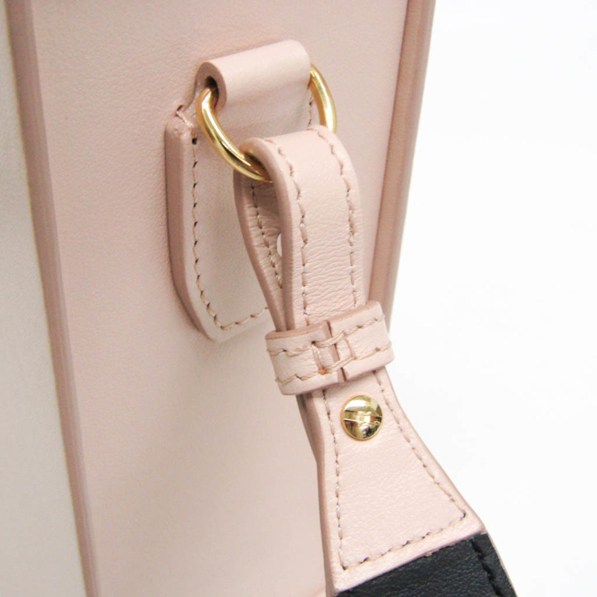Fendi Pink Leather Shoulder Bag (Pre-Owned)