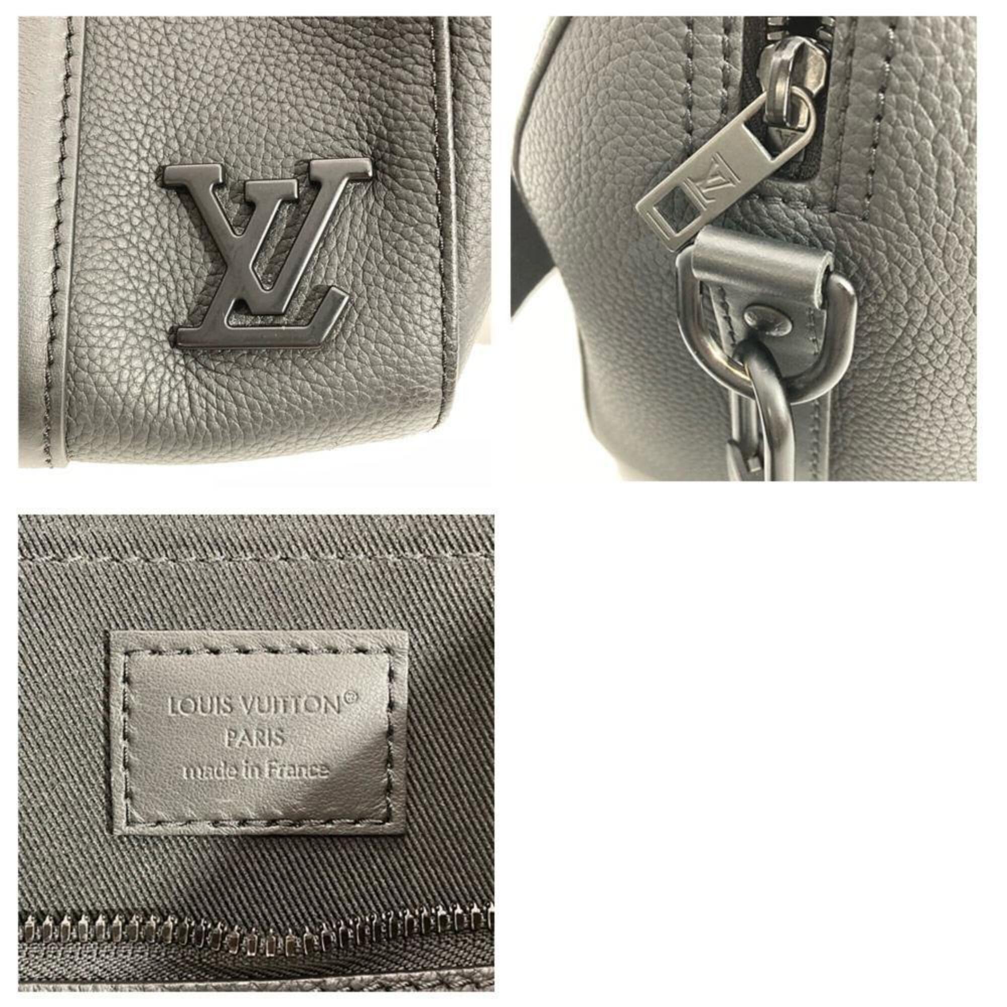 Louis Vuitton Black Leather Shoulder Bag (Pre-Owned)