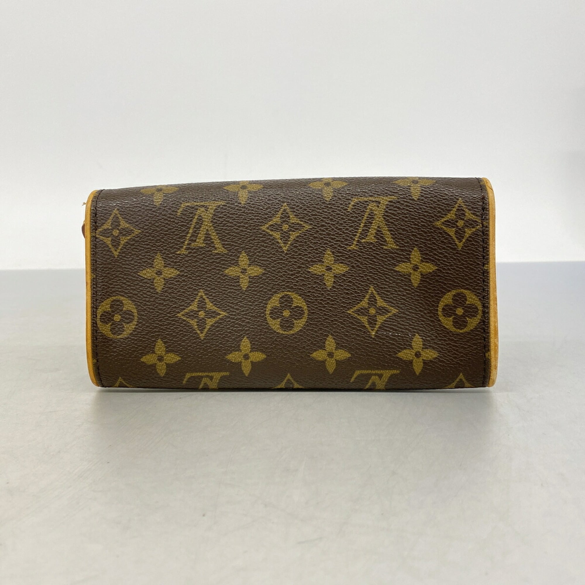 Louis Vuitton Brown Shoulder Bag (Pre-Owned)
