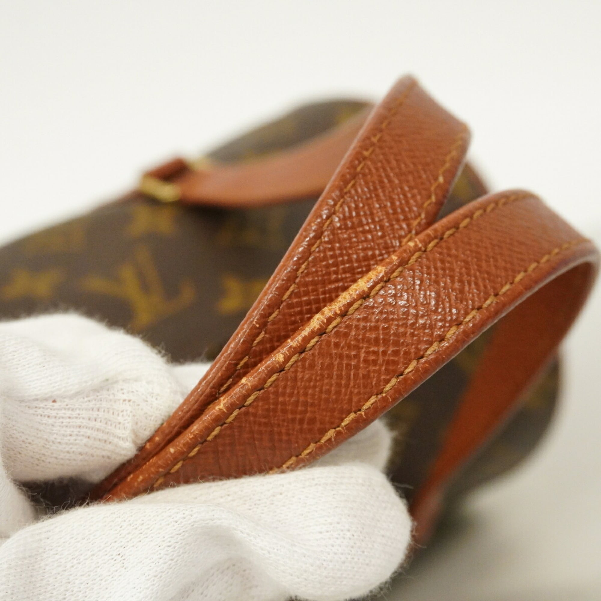 Louis Vuitton Brown Handbag (Pre-Owned)