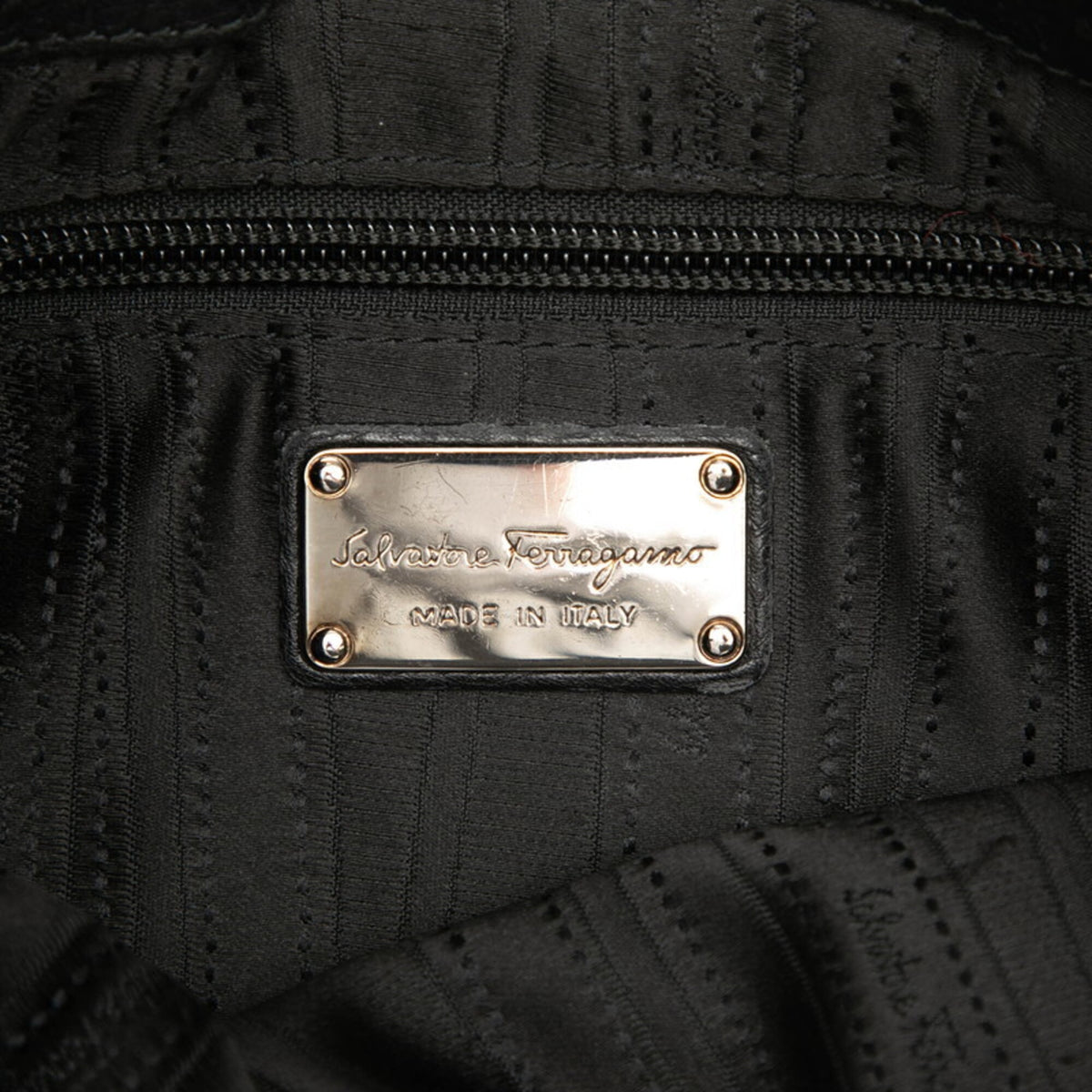 Salvatore Ferragamo Black Leather Shoulder Bag (Pre-Owned)