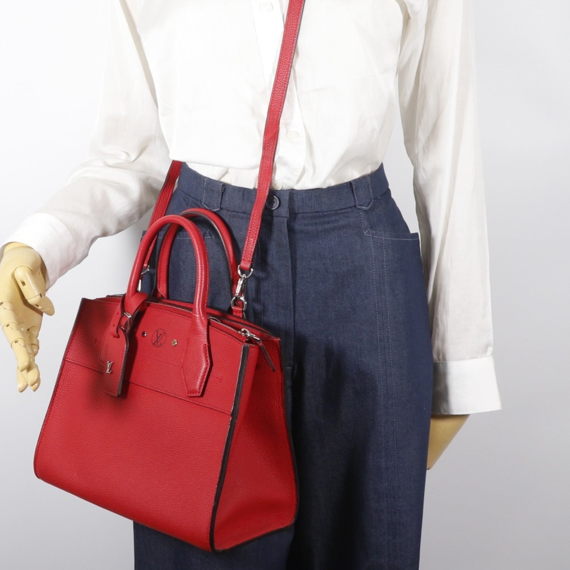 Louis Vuitton Red Color Rouge Leather Handbag Shoulder Bag (Pre-Owned)