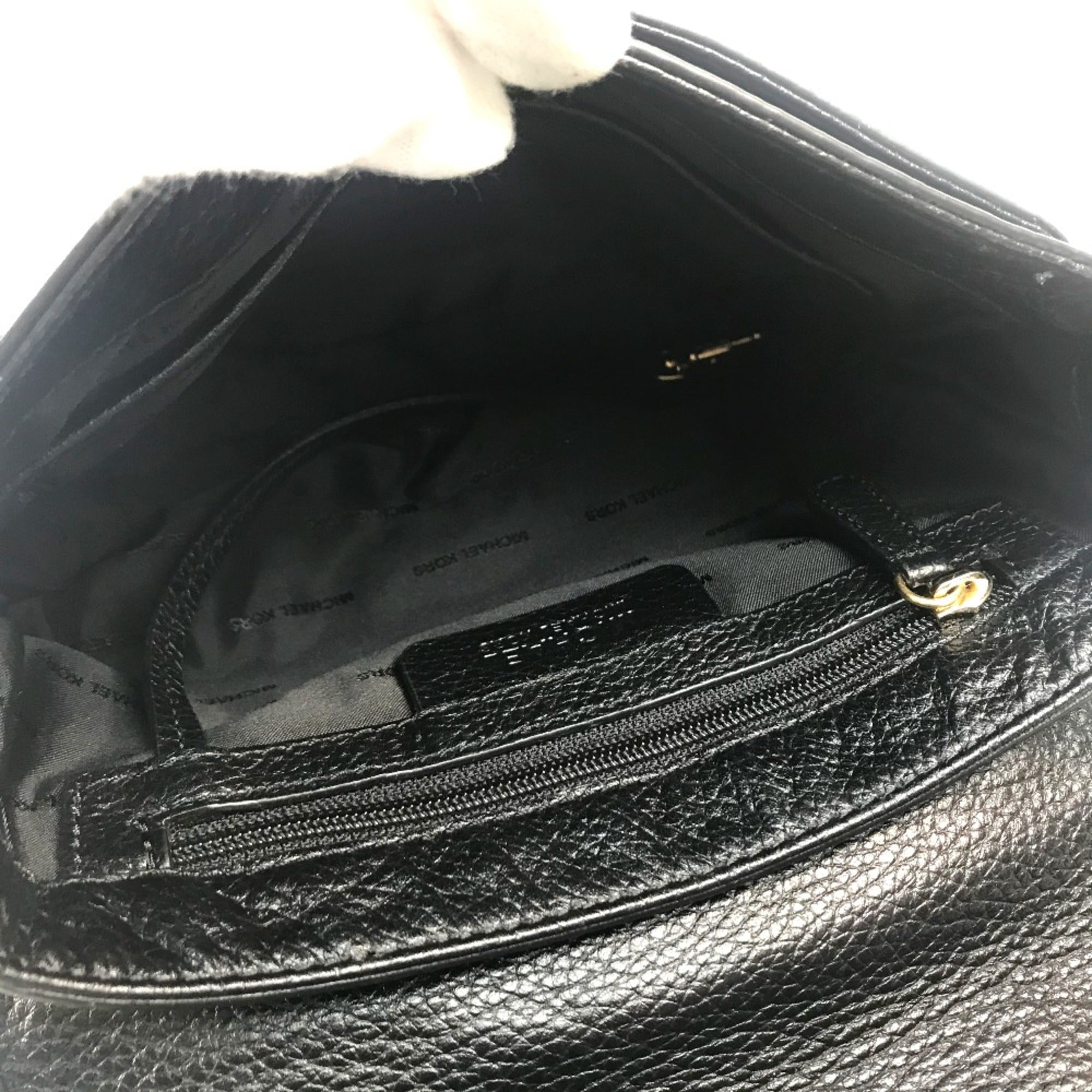 Michael Kors Black Leather Shoulder Bag (Pre-Owned)