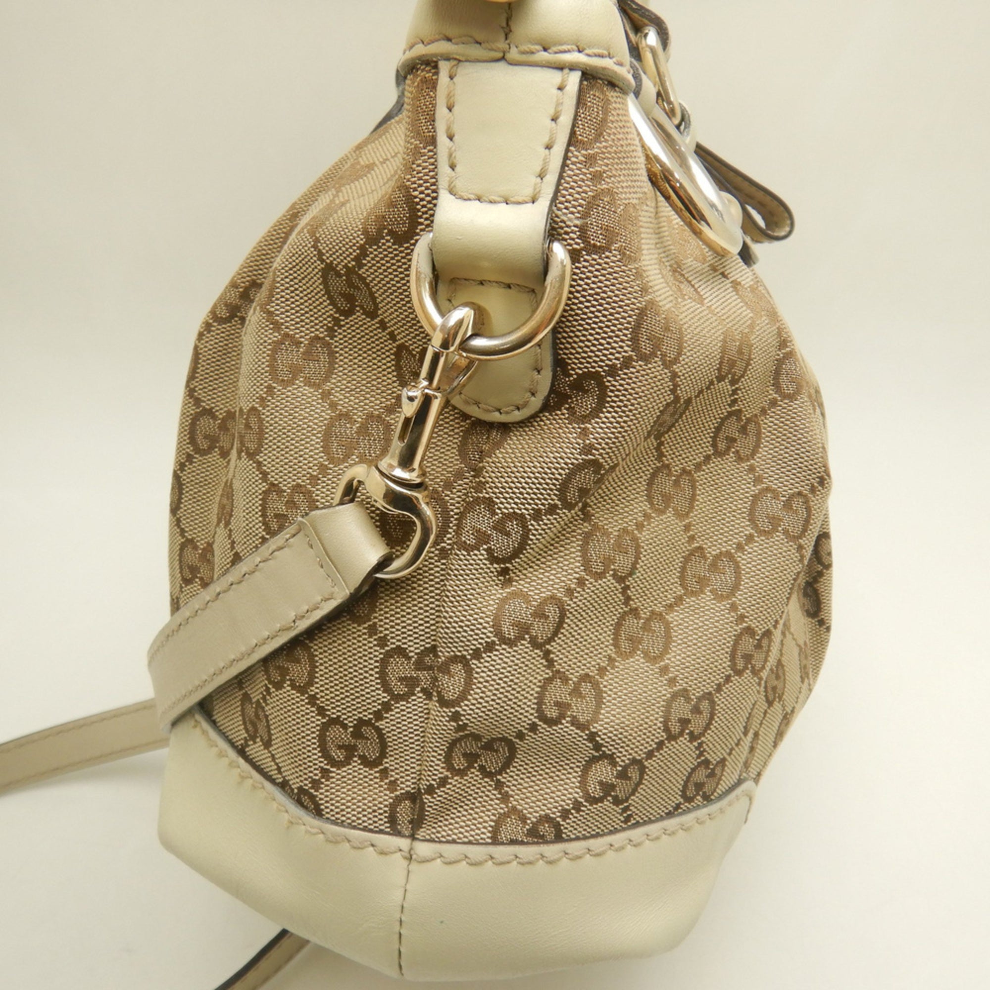 Gucci Beige Gg Canvas Leather Handbag (Pre-Owned)