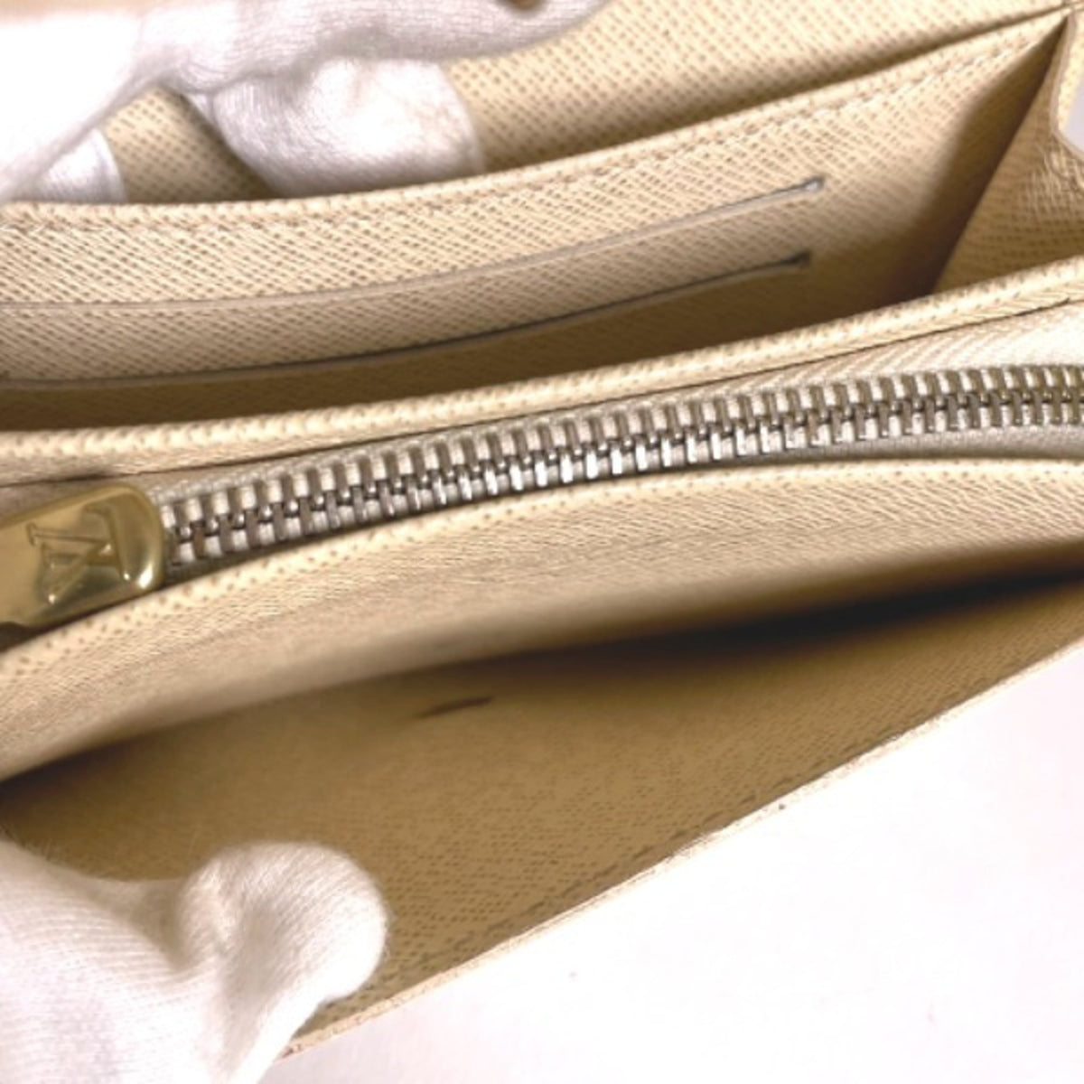 Louis Vuitton Wallet (Bi-Fold) (Pre-Owned)
