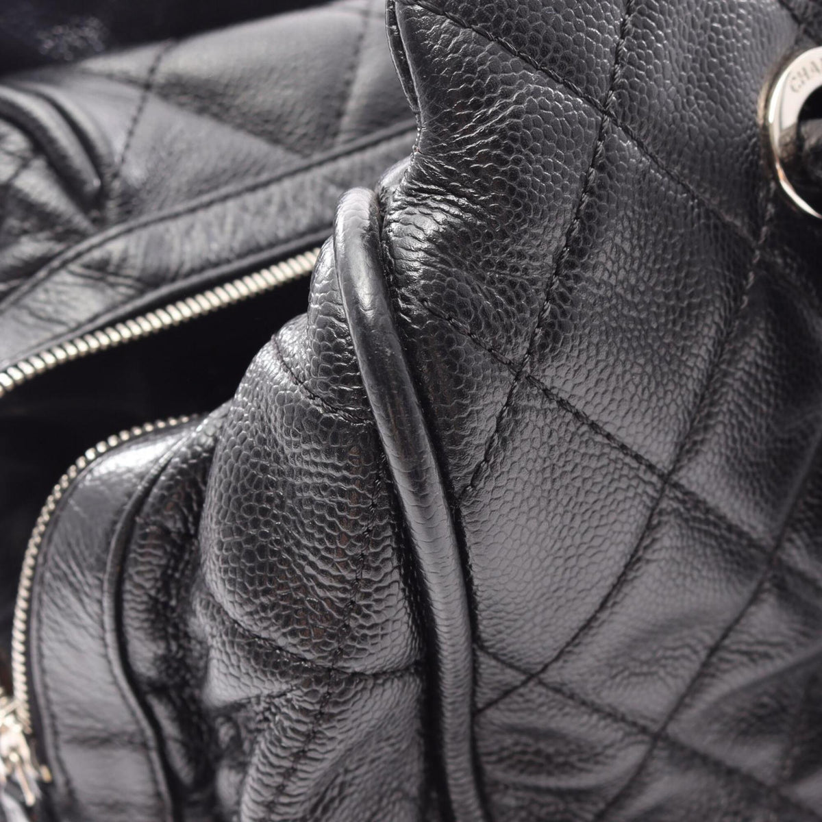 Chanel Black Grained Calfskin Handbag (Pre-Owned)
