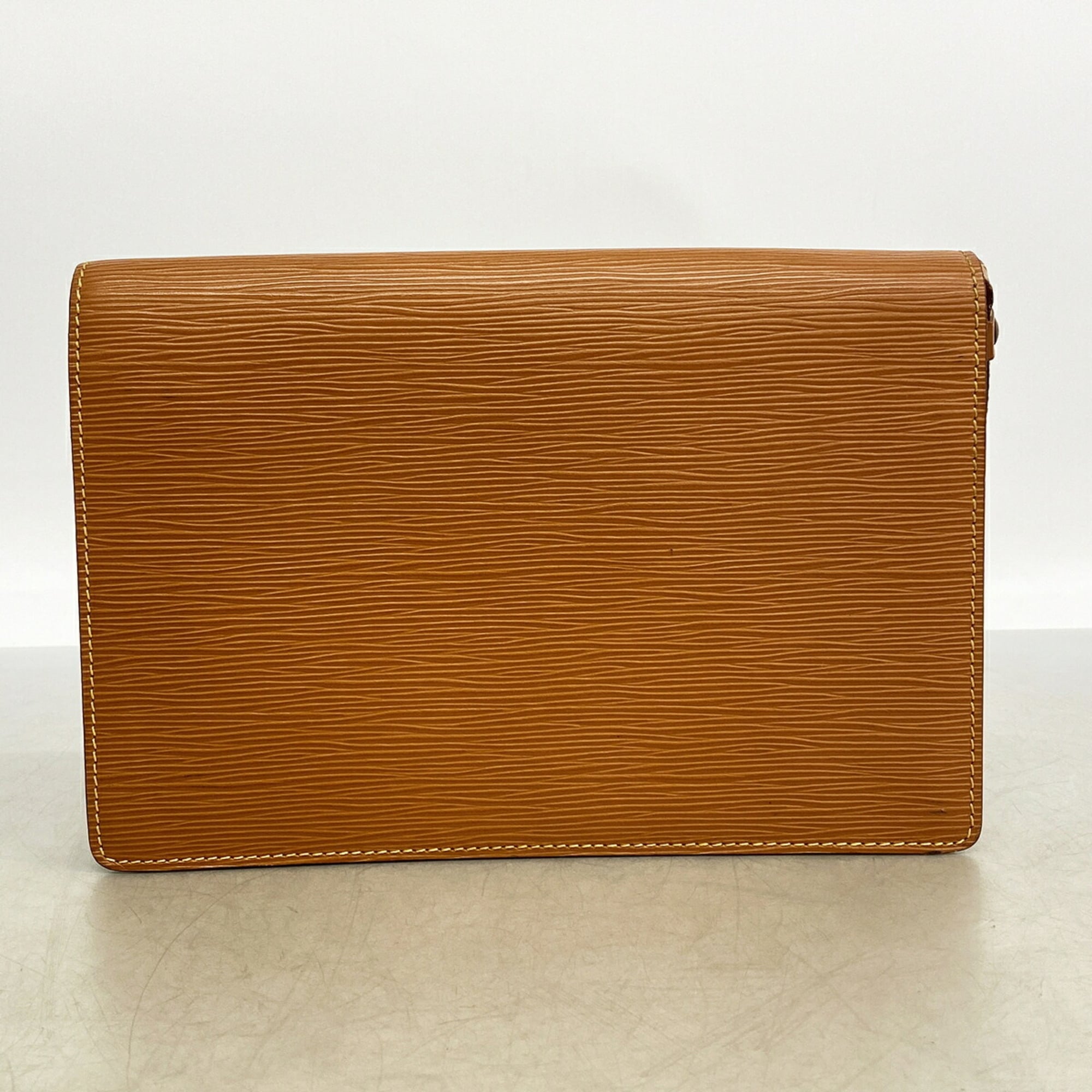 Louis Vuitton Gold Cipango Clutch Bag (Pre-Owned)