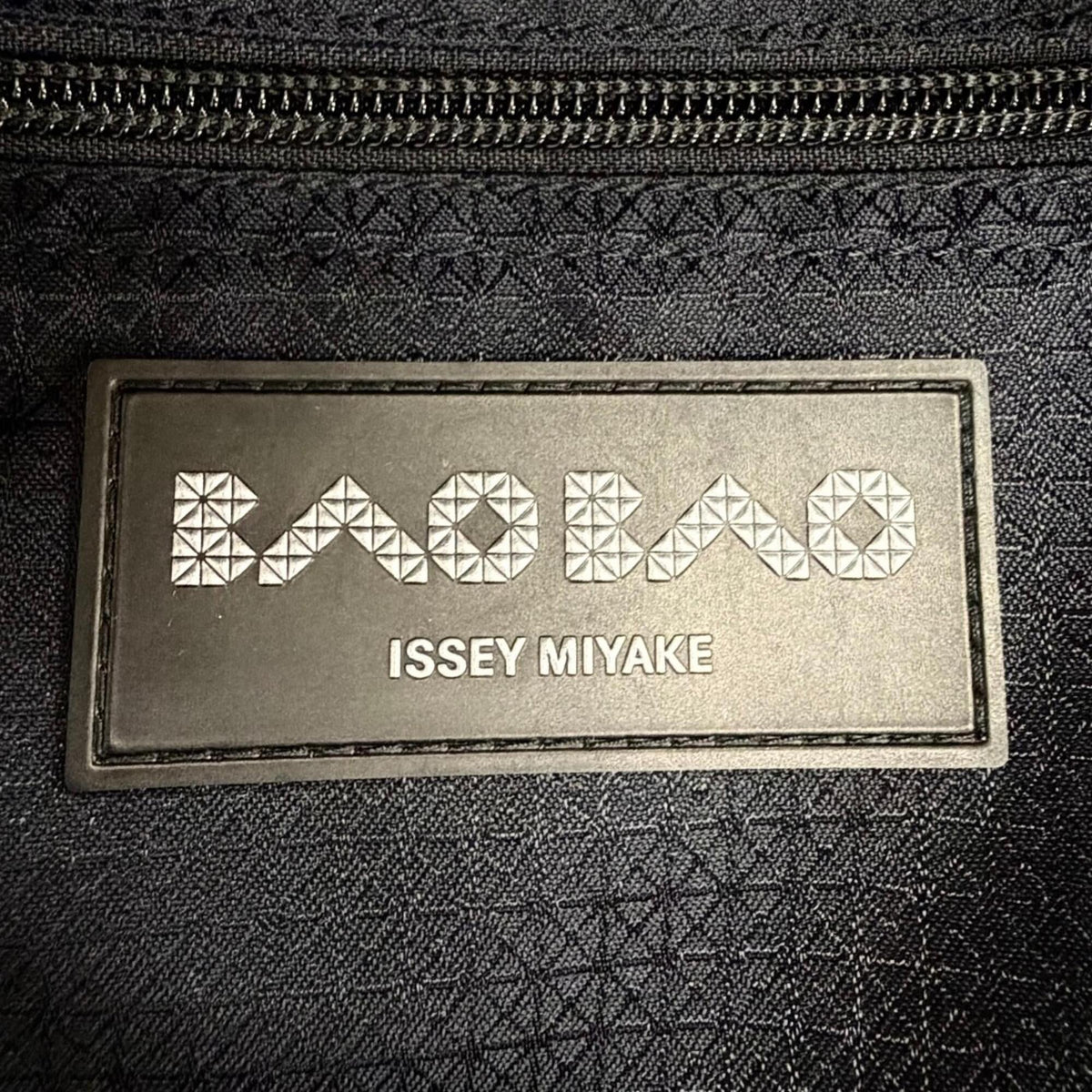 Issey Miyake Metallic Multi-Color Elastane Polyester Tote Bag (Pre-Owned)
