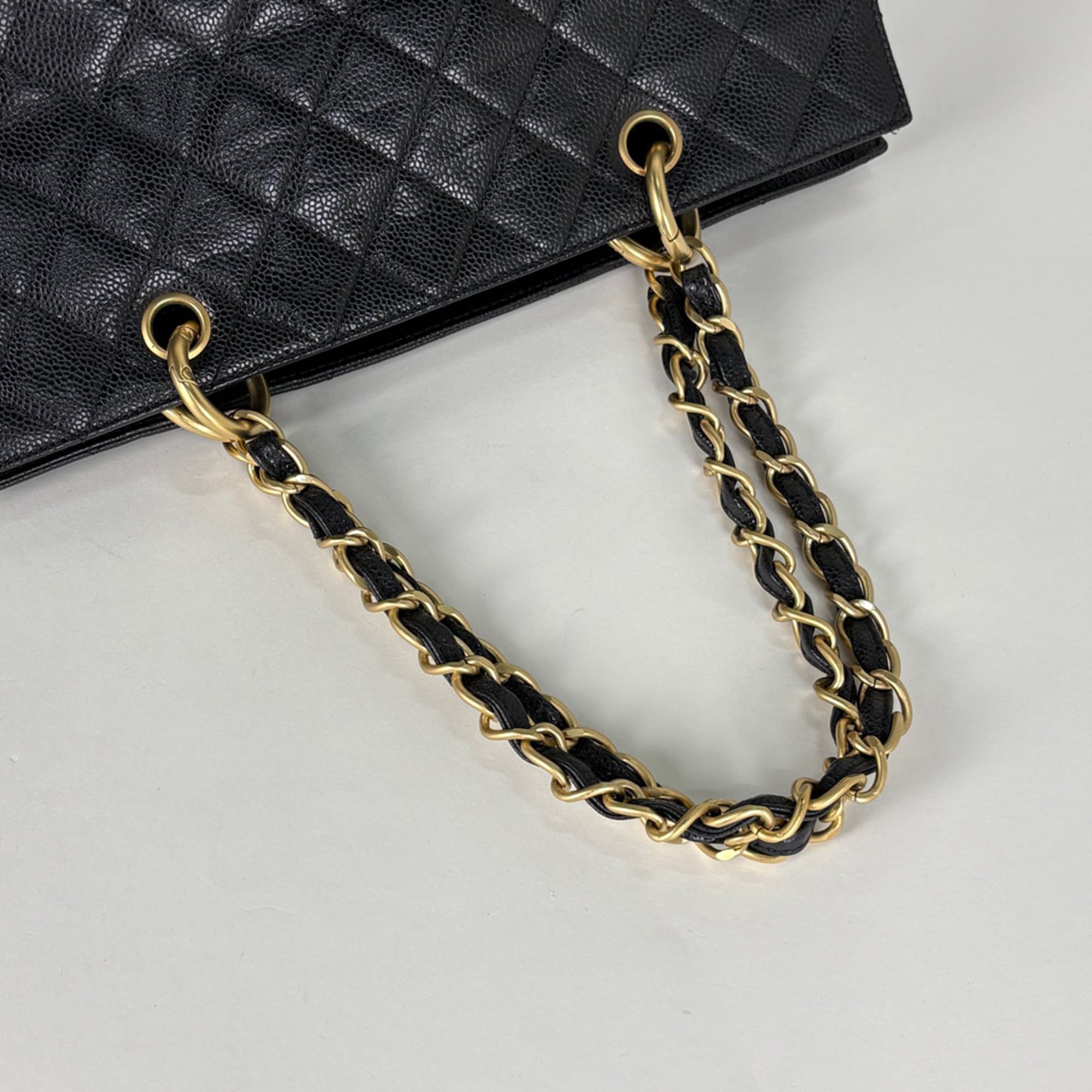 Chanel Black Grained Calfskin Tote Bag (Pre-Owned)