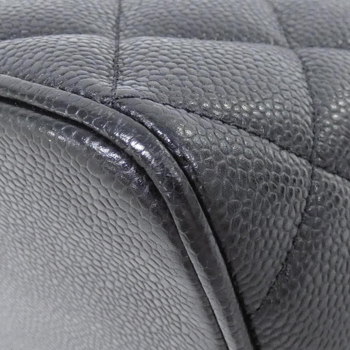 Chanel Black Grained Calfskin Handbag (Pre-Owned)