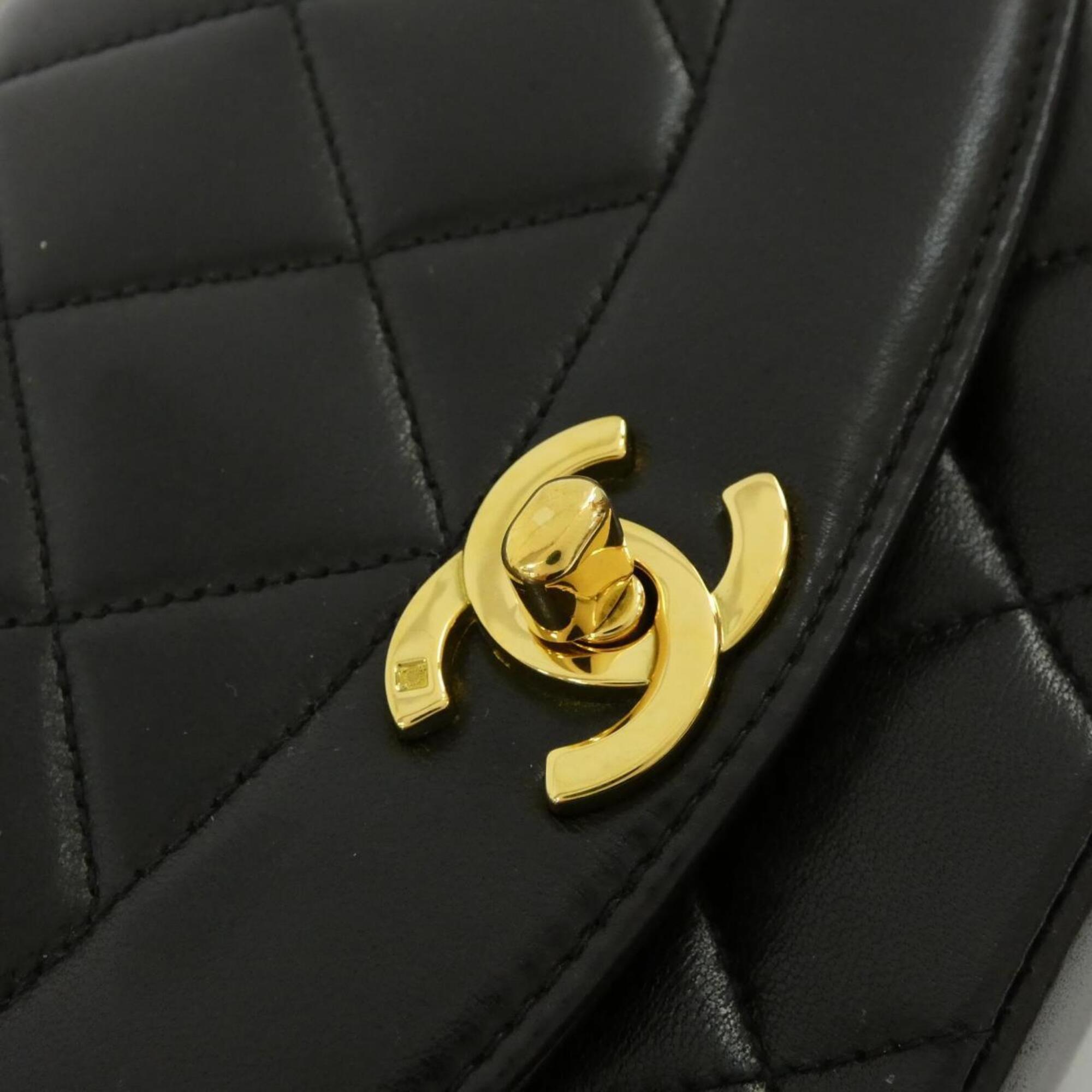 Chanel Black Bordeaux Leather Shoulder Bag (Pre-Owned)