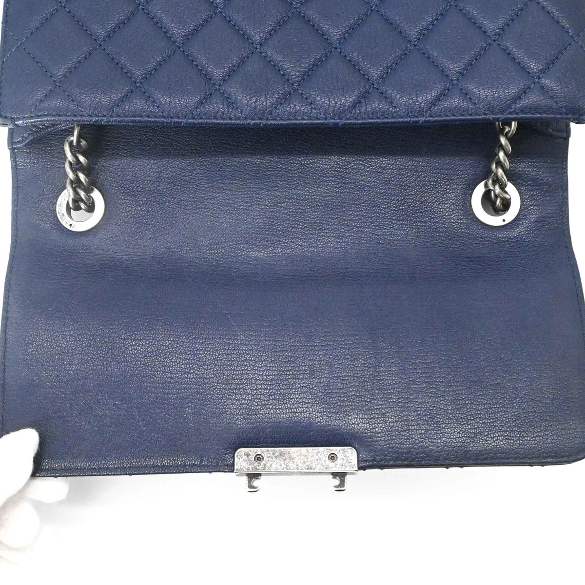 Chanel Matelasse Navy Leather Handbag Shoulder Bag (Pre-Owned)