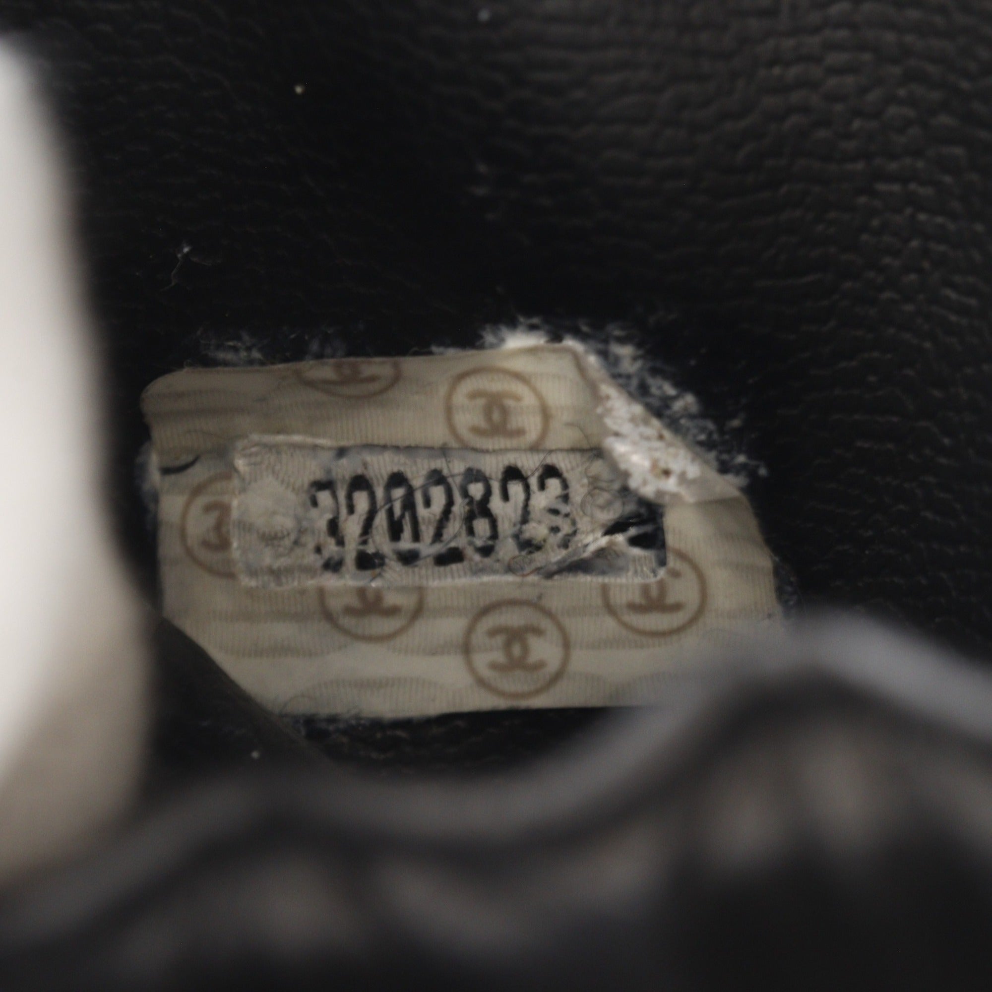 Chanel Black Leather Pouch (Pre-Owned)