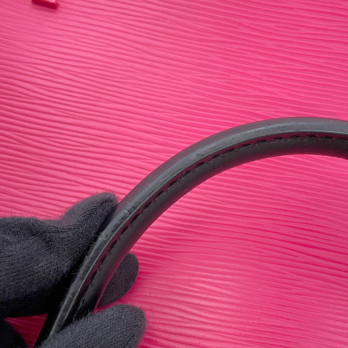 Louis Vuitton Epi Black Hot Pink Noir Epi Leather Handbag Shoulder Bag (Pre-Owned)