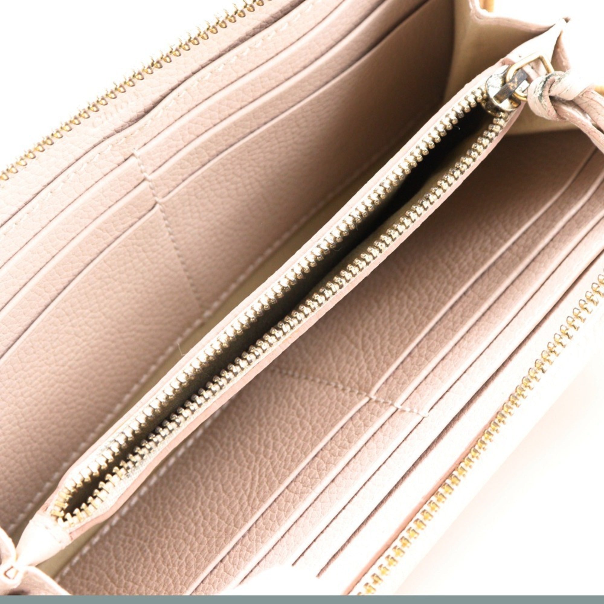 Chloé Pink Leather Long Wallet (Bi-Fold) (Pre-Owned)