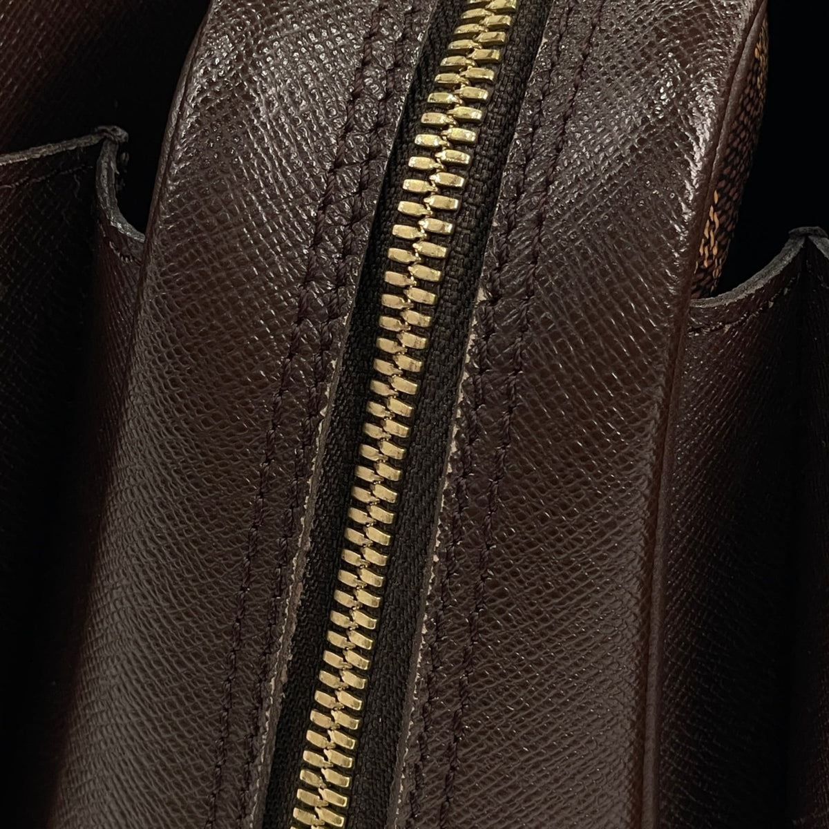 Louis Vuitton Damier Brown Damier Canvas Handbag (Pre-Owned)