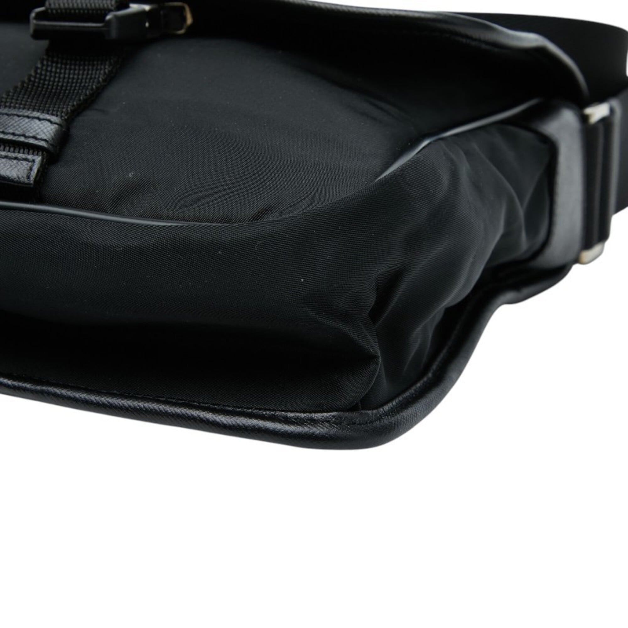 Prada Black Saffiano Shoulder Bag (Pre-Owned)
