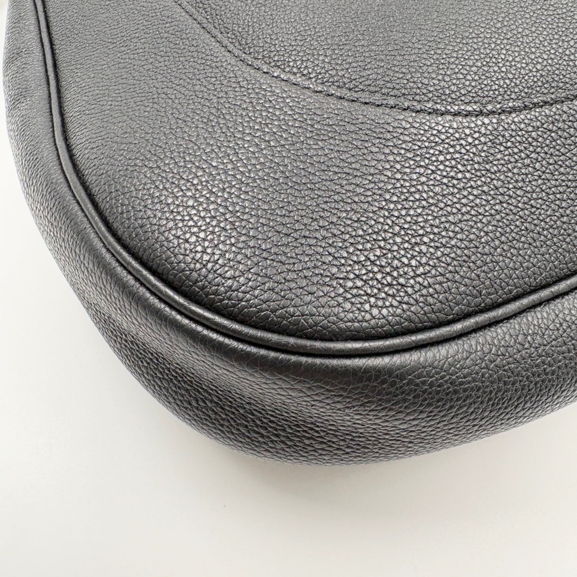 Gucci Jackie Black Shoulder Bag (Pre-Owned)
