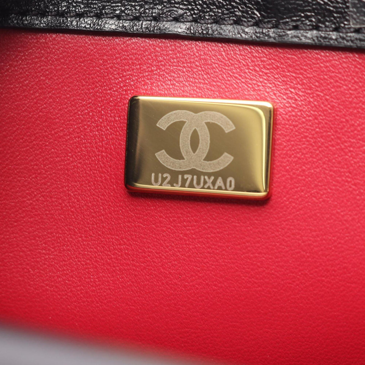Chanel Black Leather Handbag Shoulder Bag (Pre-Owned)