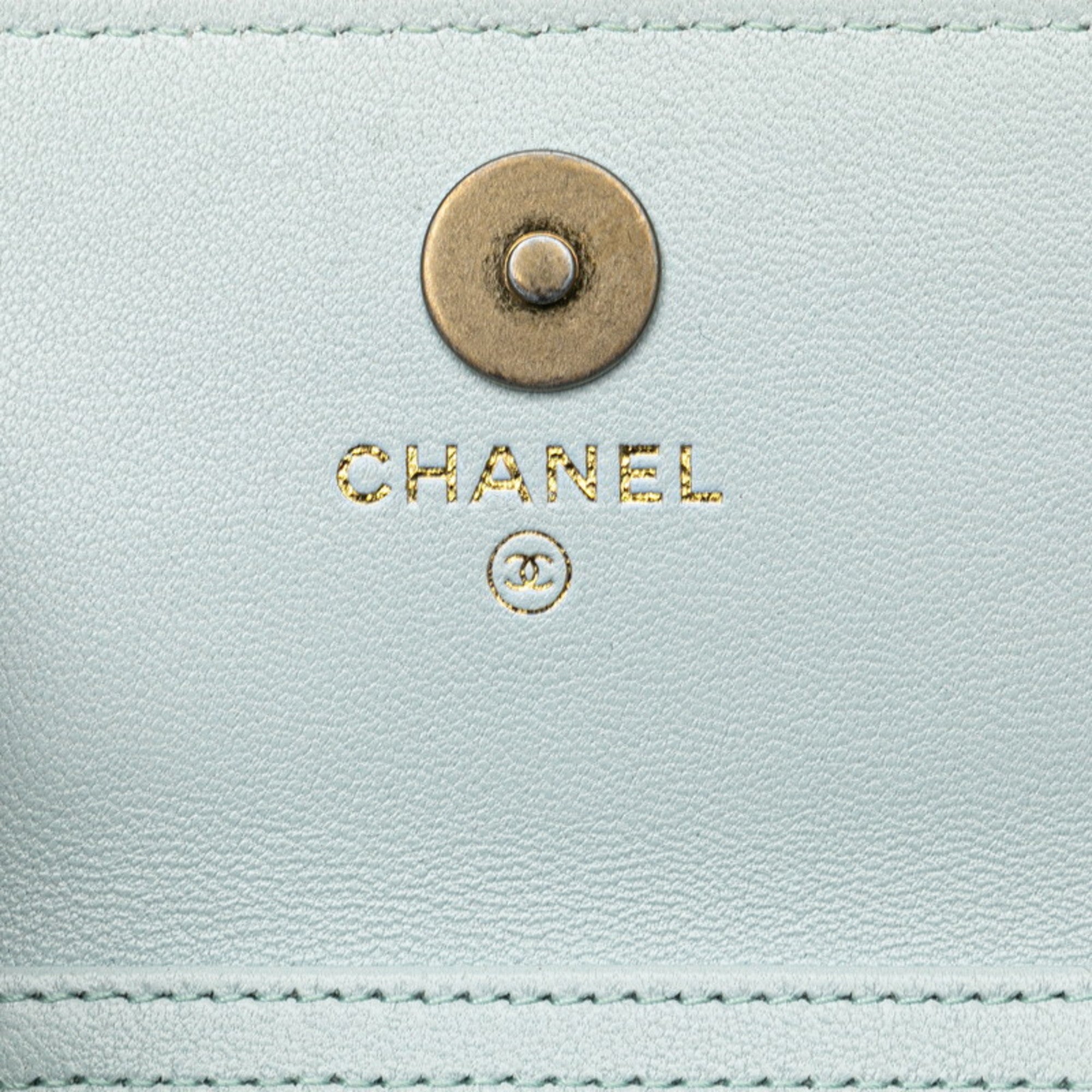 Chanel Light Blue Leather Shoulder Bag (Pre-Owned)
