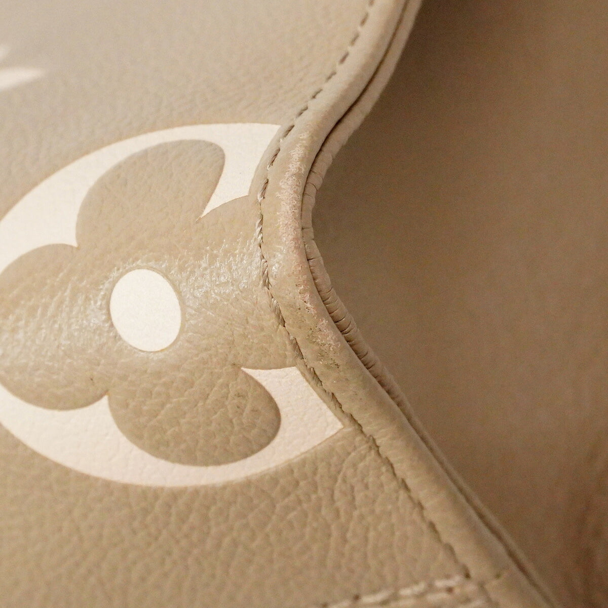 Louis Vuitton Cream Tourterelle Handbag (Pre-Owned)