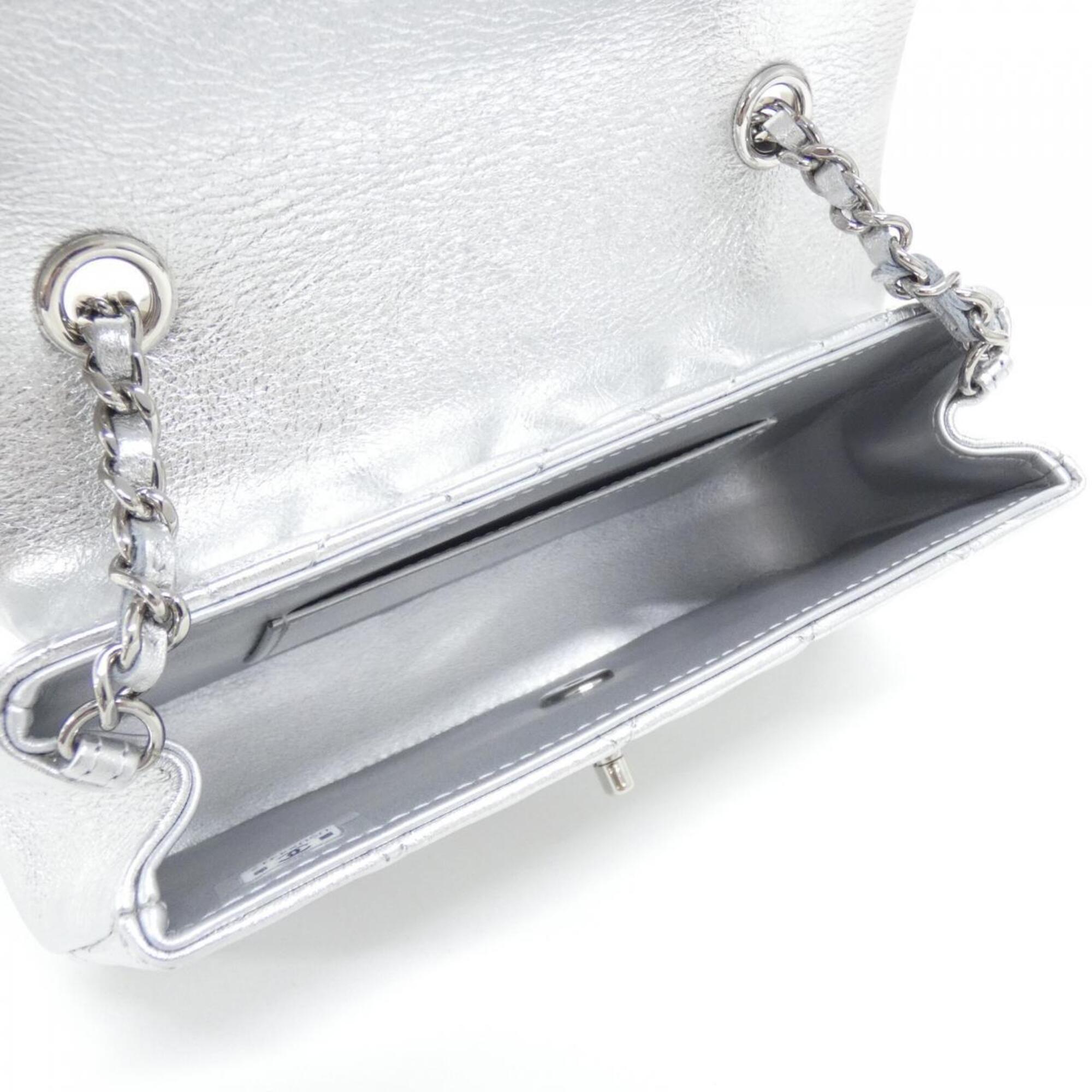 Chanel Silver Leather Handbag Shoulder Bag (Pre-Owned)
