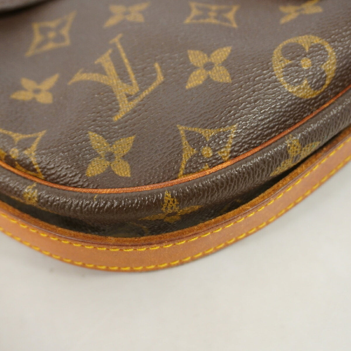Louis Vuitton Brown Shoulder Bag (Pre-Owned)
